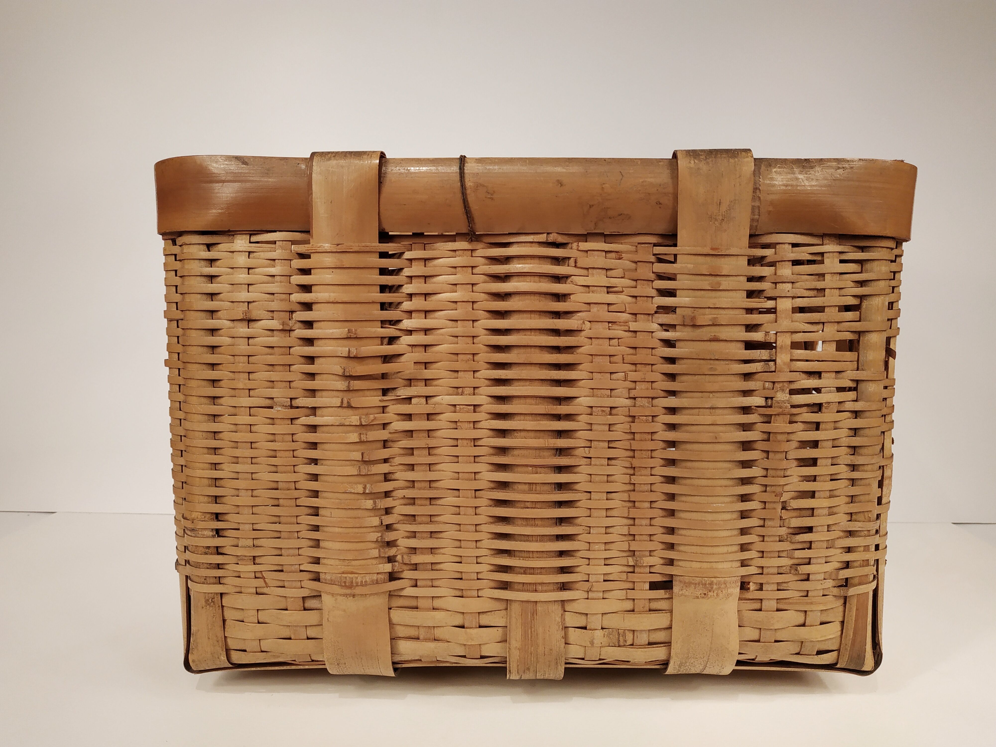 Very bamboo basket - 1900 era