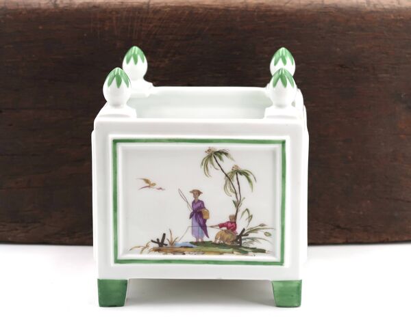 Jardinière carrée en porcelaine de Limoges par Raynaud