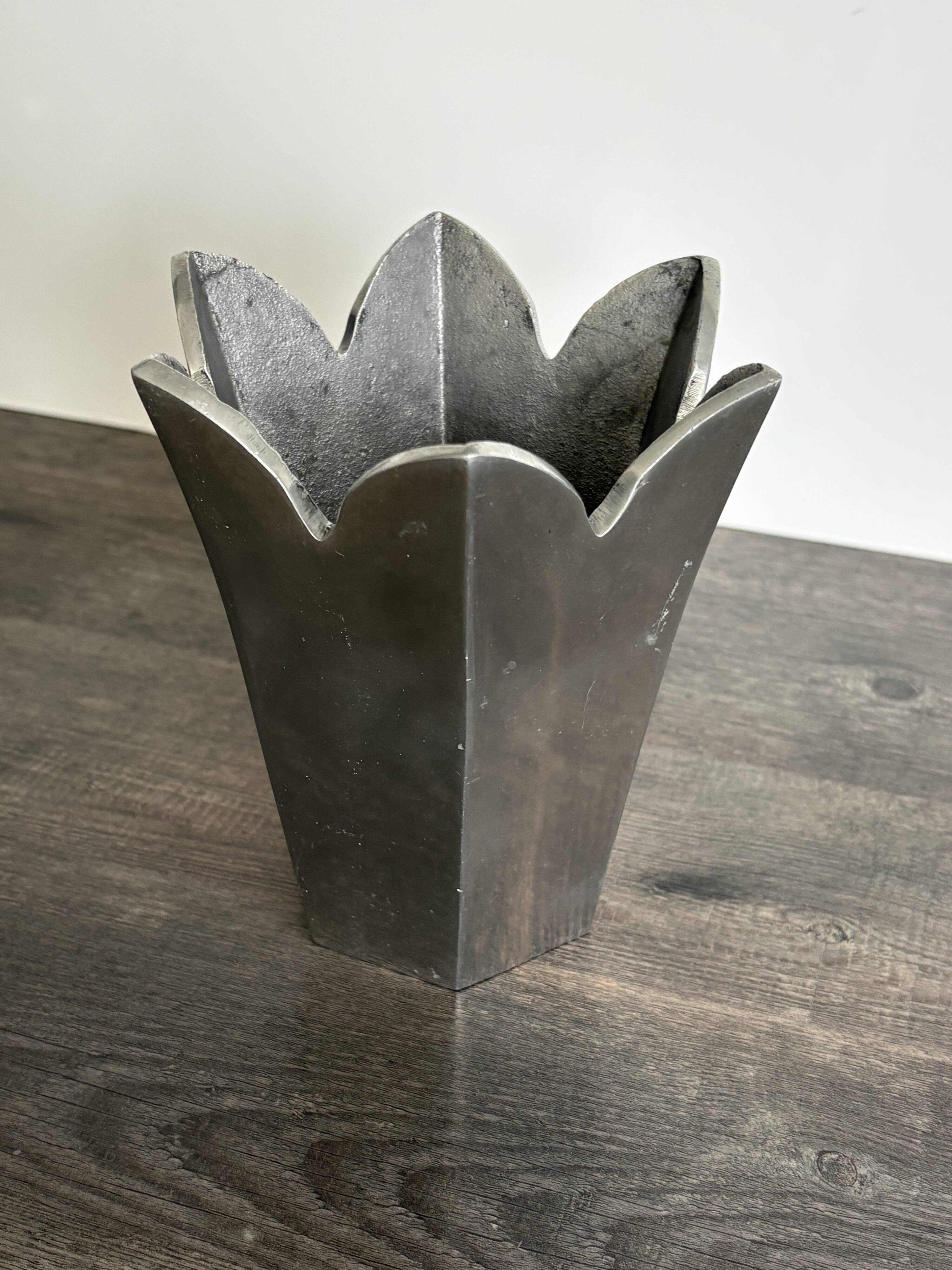 Tulip Vase Habitat – 90s Vintage Design
