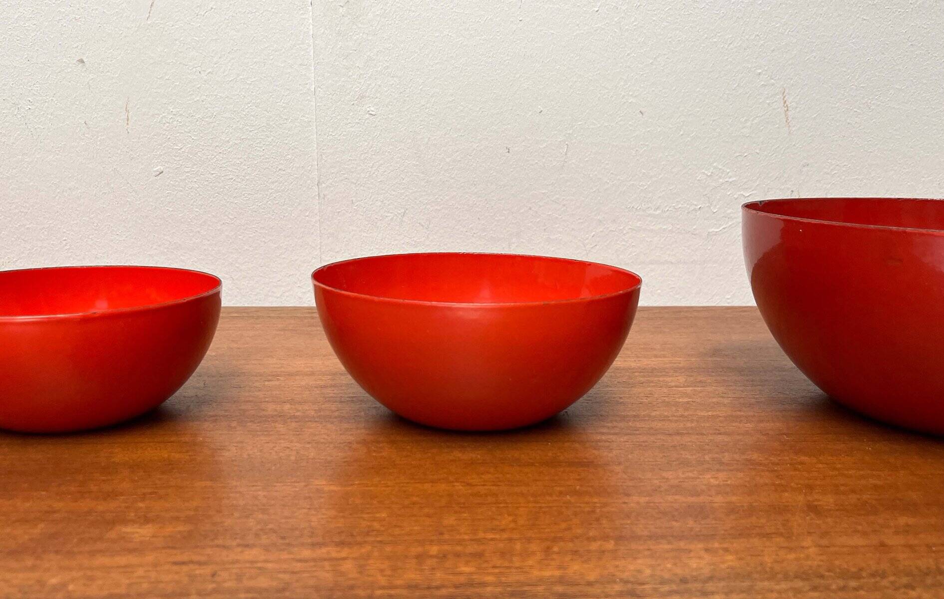 Modern mid-century red enamel bowl sets by Kaj Franck for Finel, Finland, 1960s, set of 4.