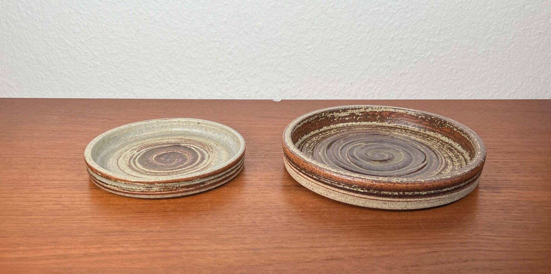 Mid-Century Modern Danish Studio Pottery Bowls by Tue Poulsen for Tue Keramik, 1960s, Set of 2
