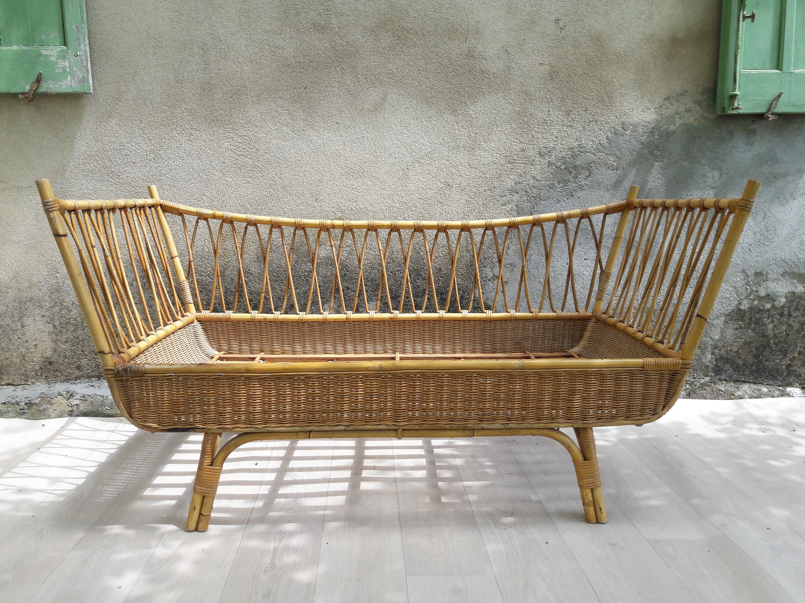 Baby rattan bed