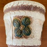 Vintage slip pot cache