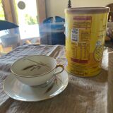 Lot d’un service à thé café en porcelaine avec tasses.