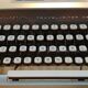 Typewriter Remington Travelriter Deluxe