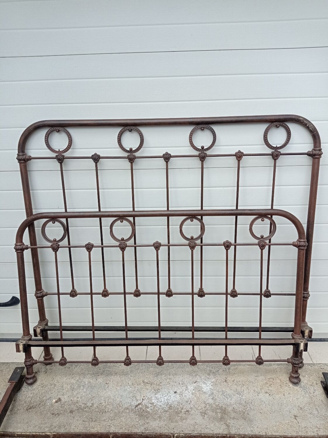 Iron bed