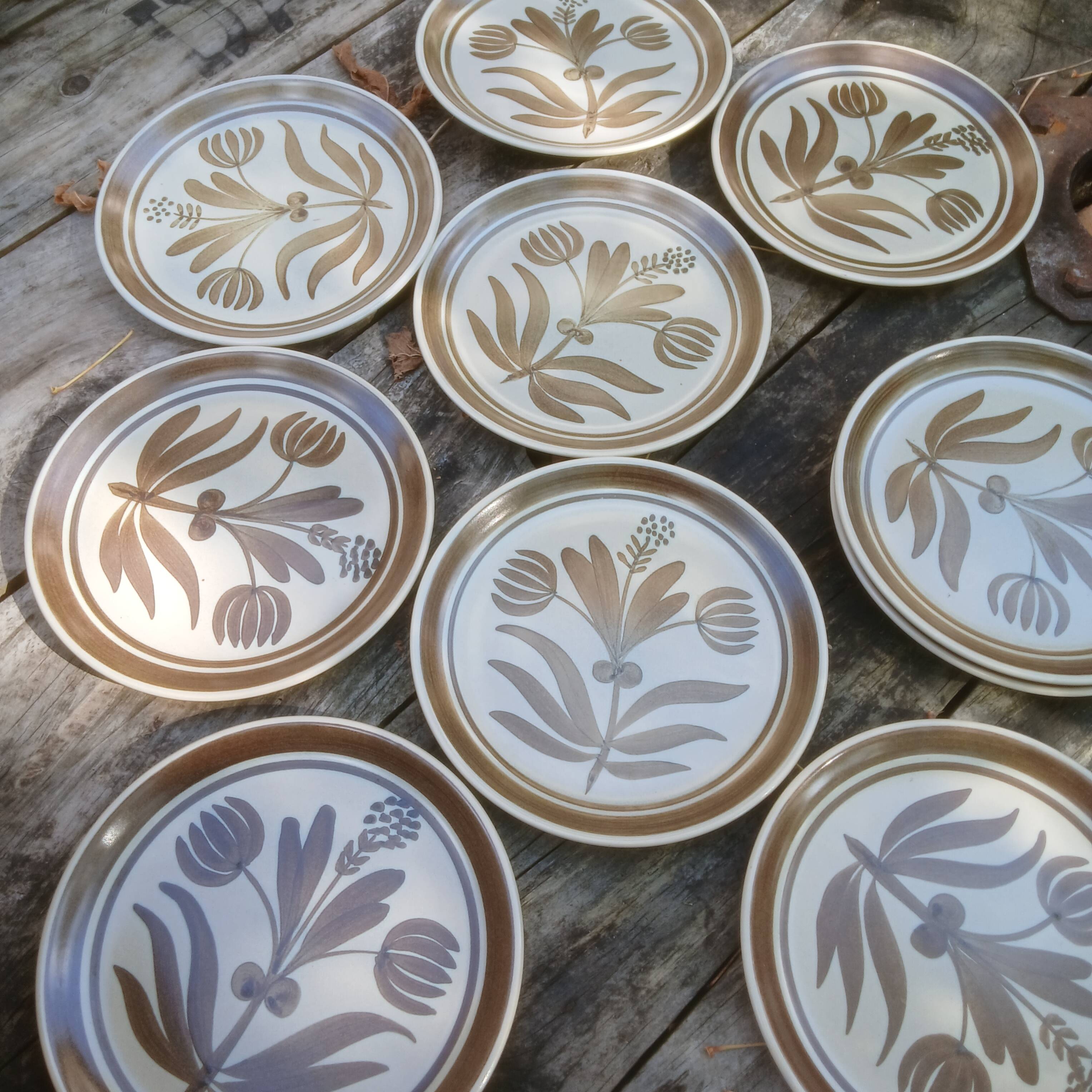 Vintage Longchamp dessert plate set