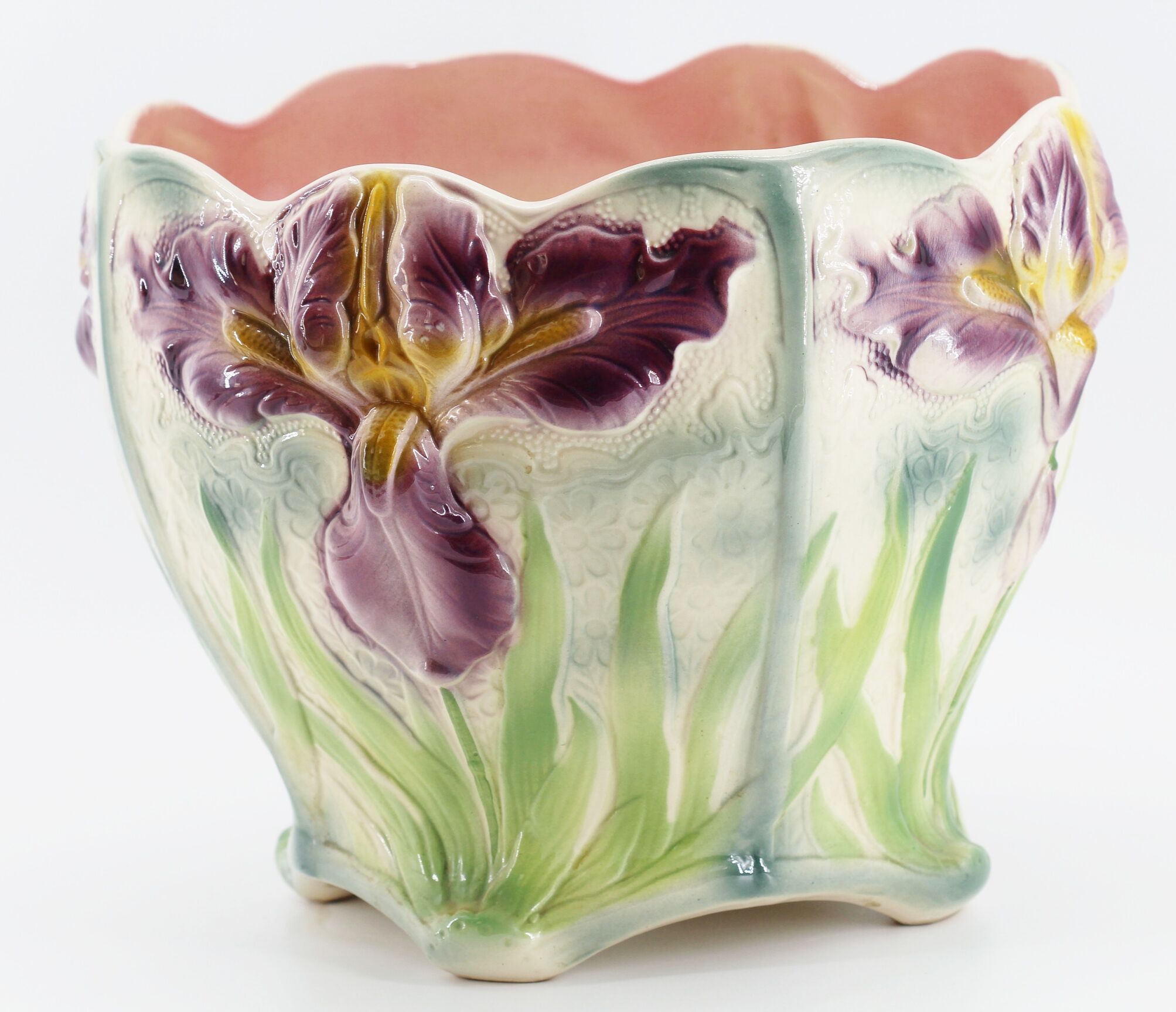 Large cache pot iris dabbling of St. Clement