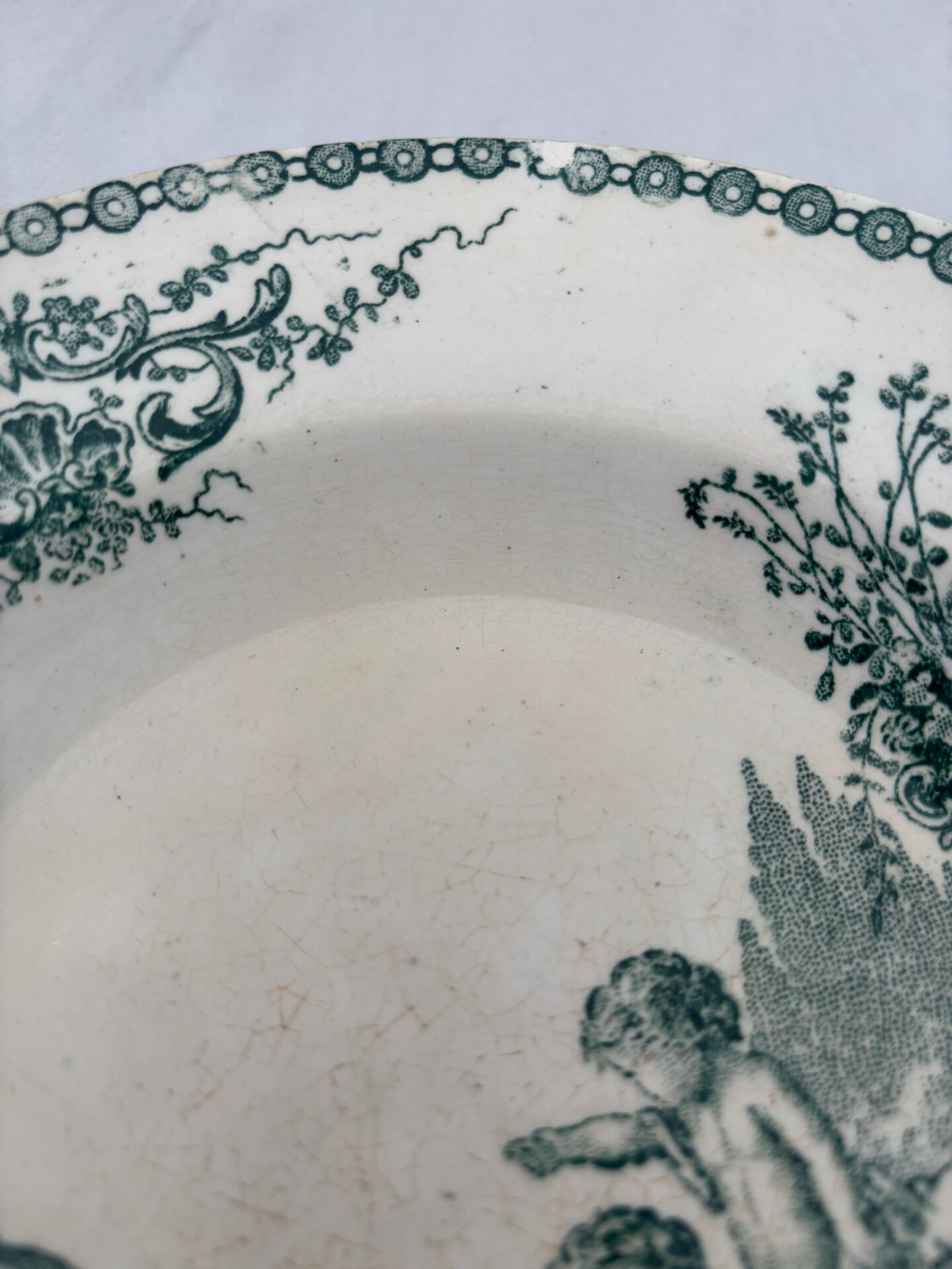 Assiette creuse terre de fer St Amand modèle trianon verte - faïence a