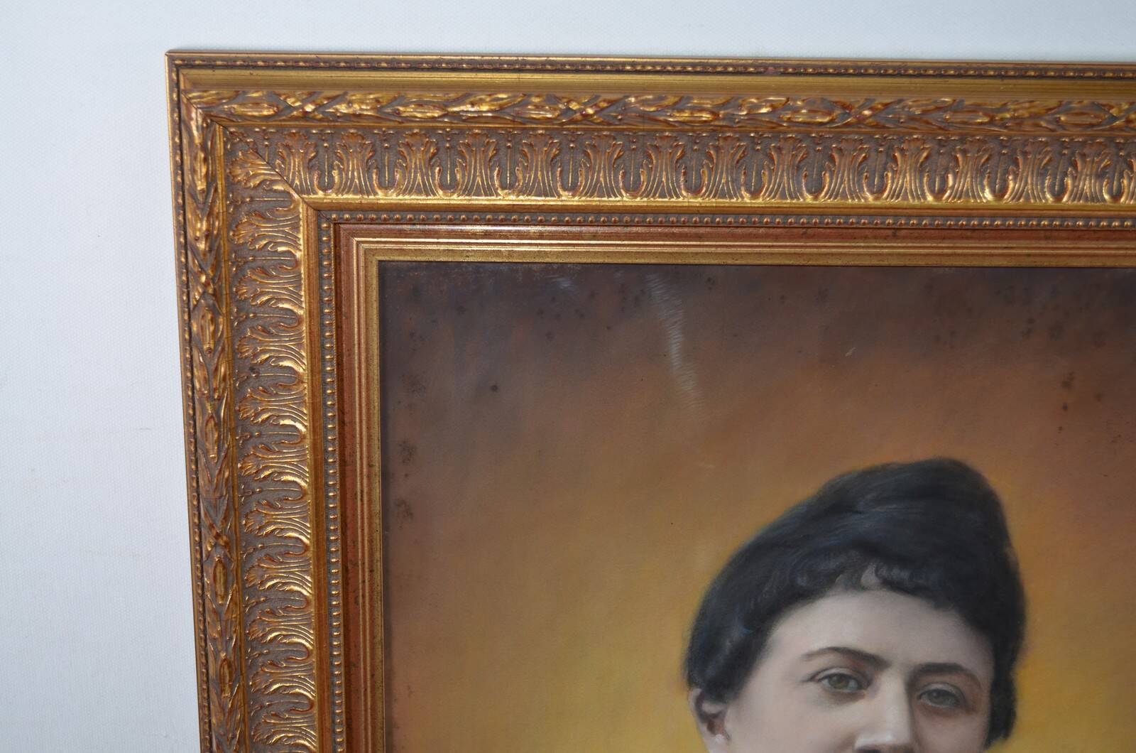 Dessendier (French School of the 20th century) Portrait of a woman in the antique style Pastel signed and dated 1927