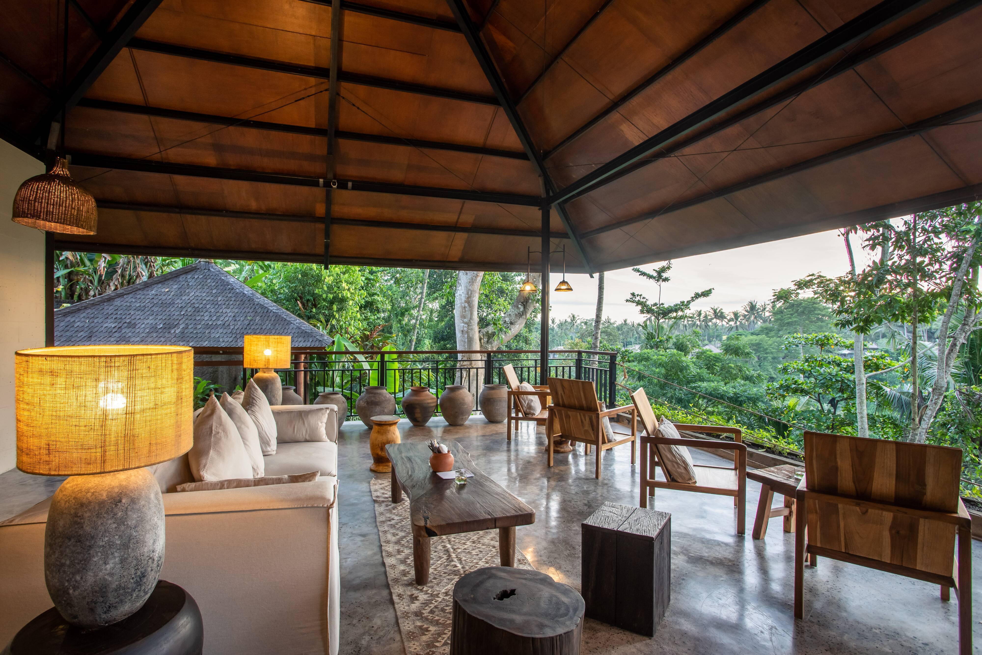 Armchair in natural wood (teak) minimalist design