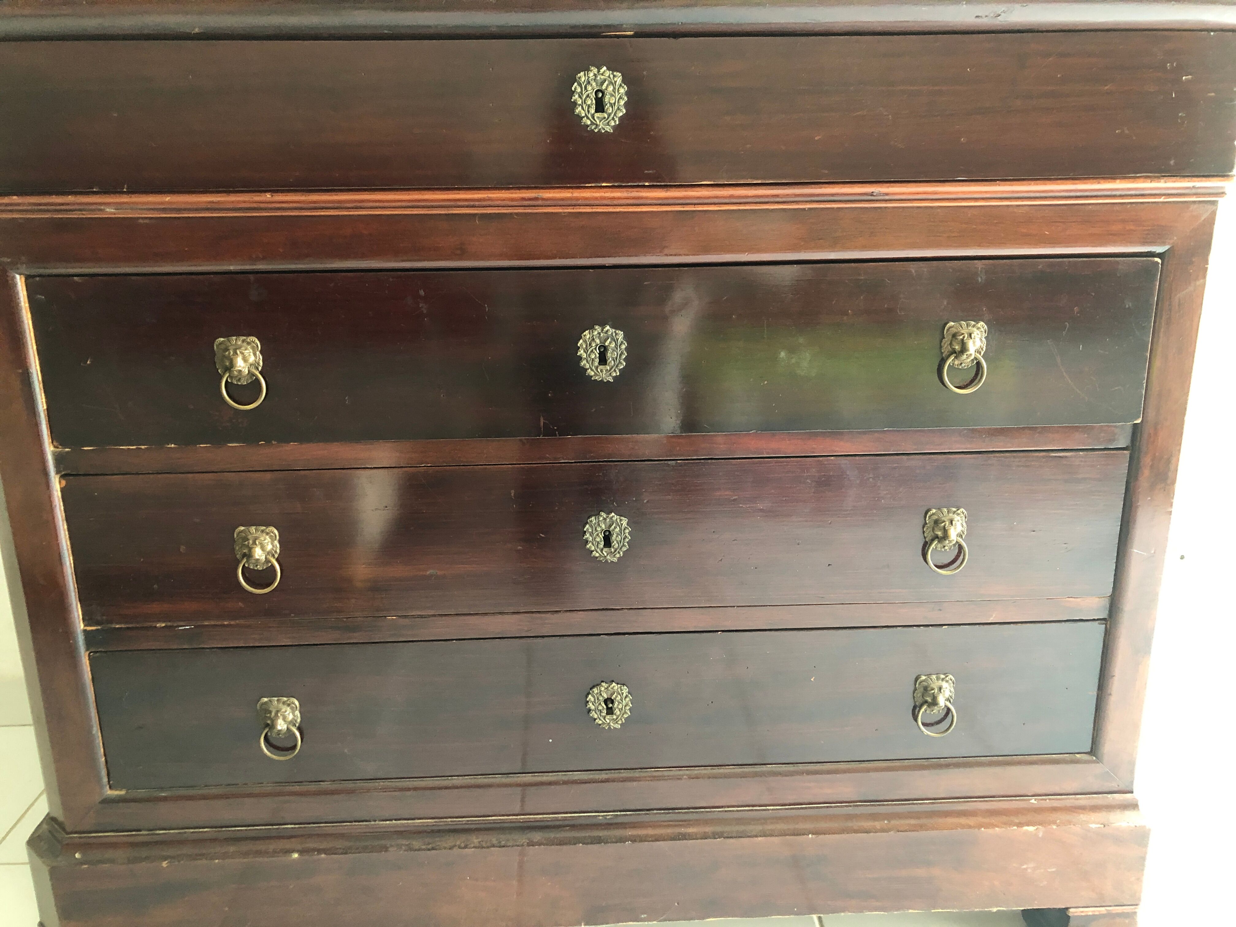 Louis Philippe mahogany chest of drawers