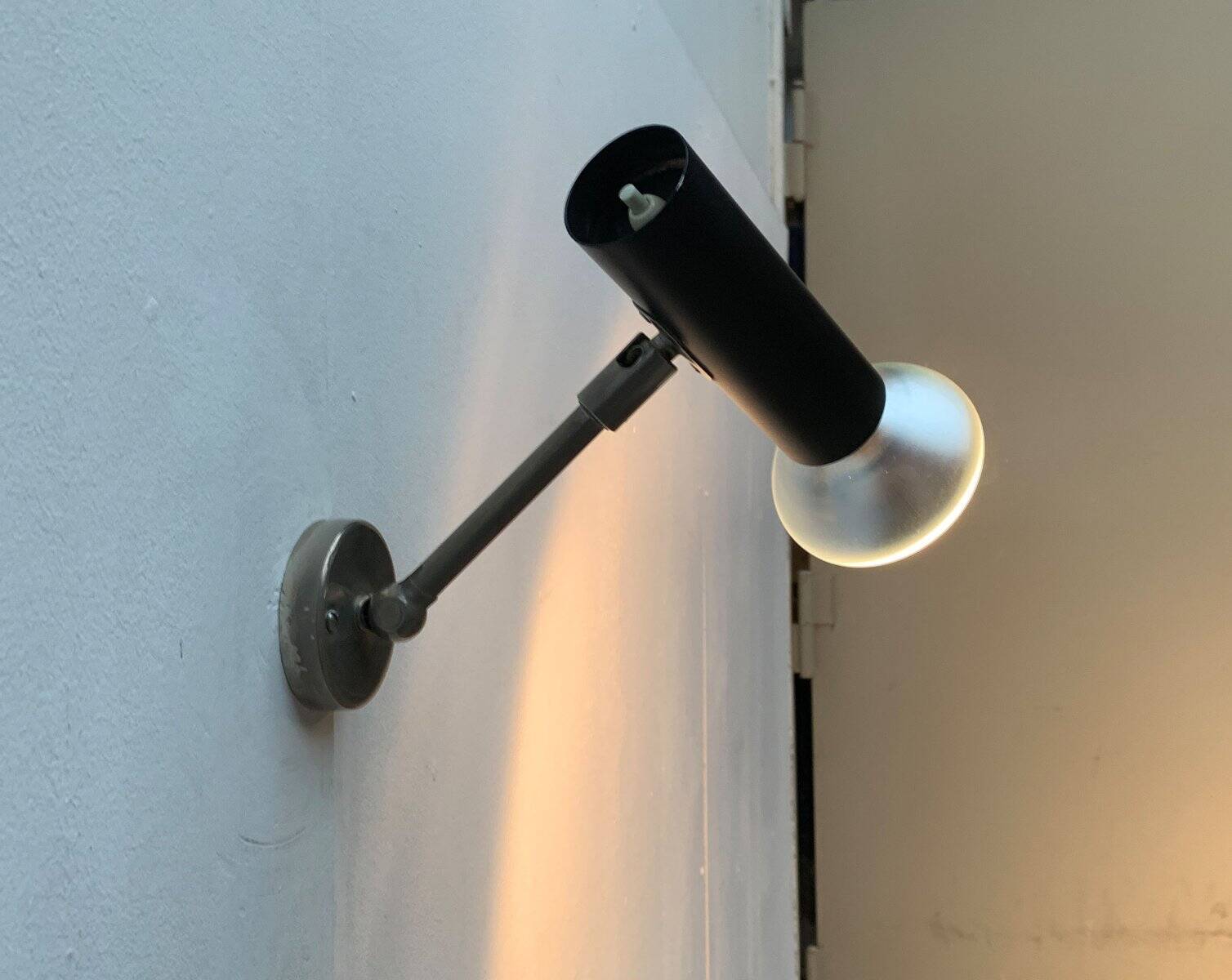 Mid-Century German Minimalist Wall Lamp from Beisl, 1960s