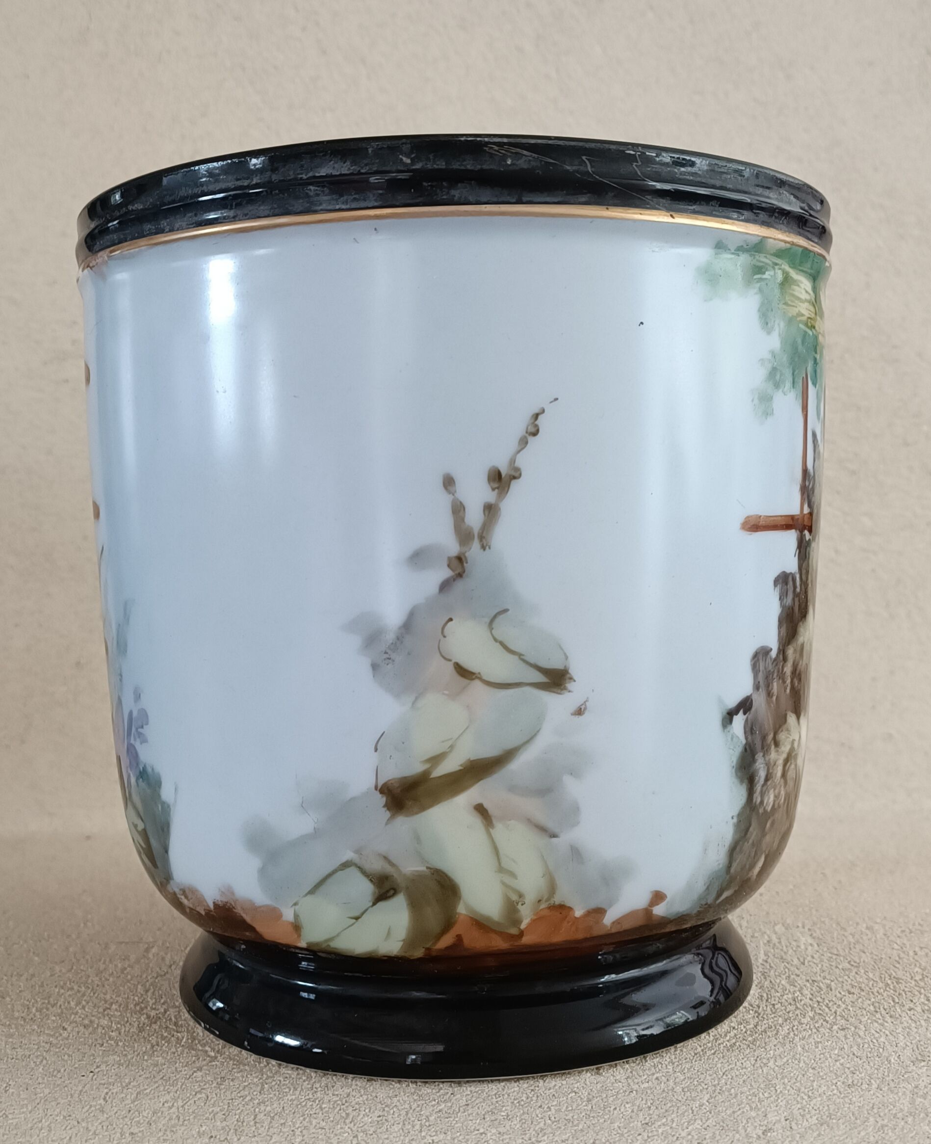 Napoleon III porcelain pot cover