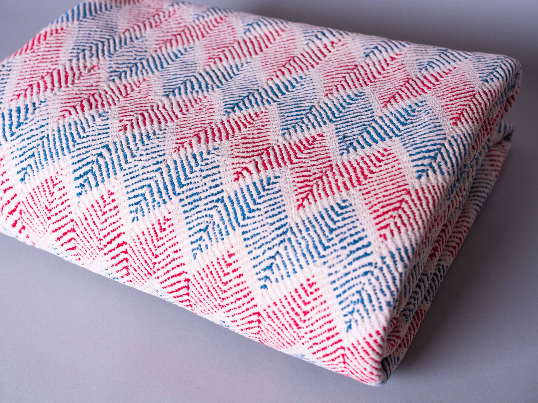 Vintage kantha "Bengal Chevron" bleu et rouge