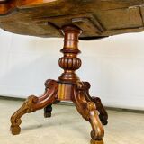 Violin-shaped pedestal table