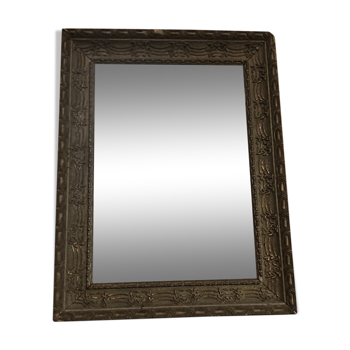 Small carved mirror 22x32cm