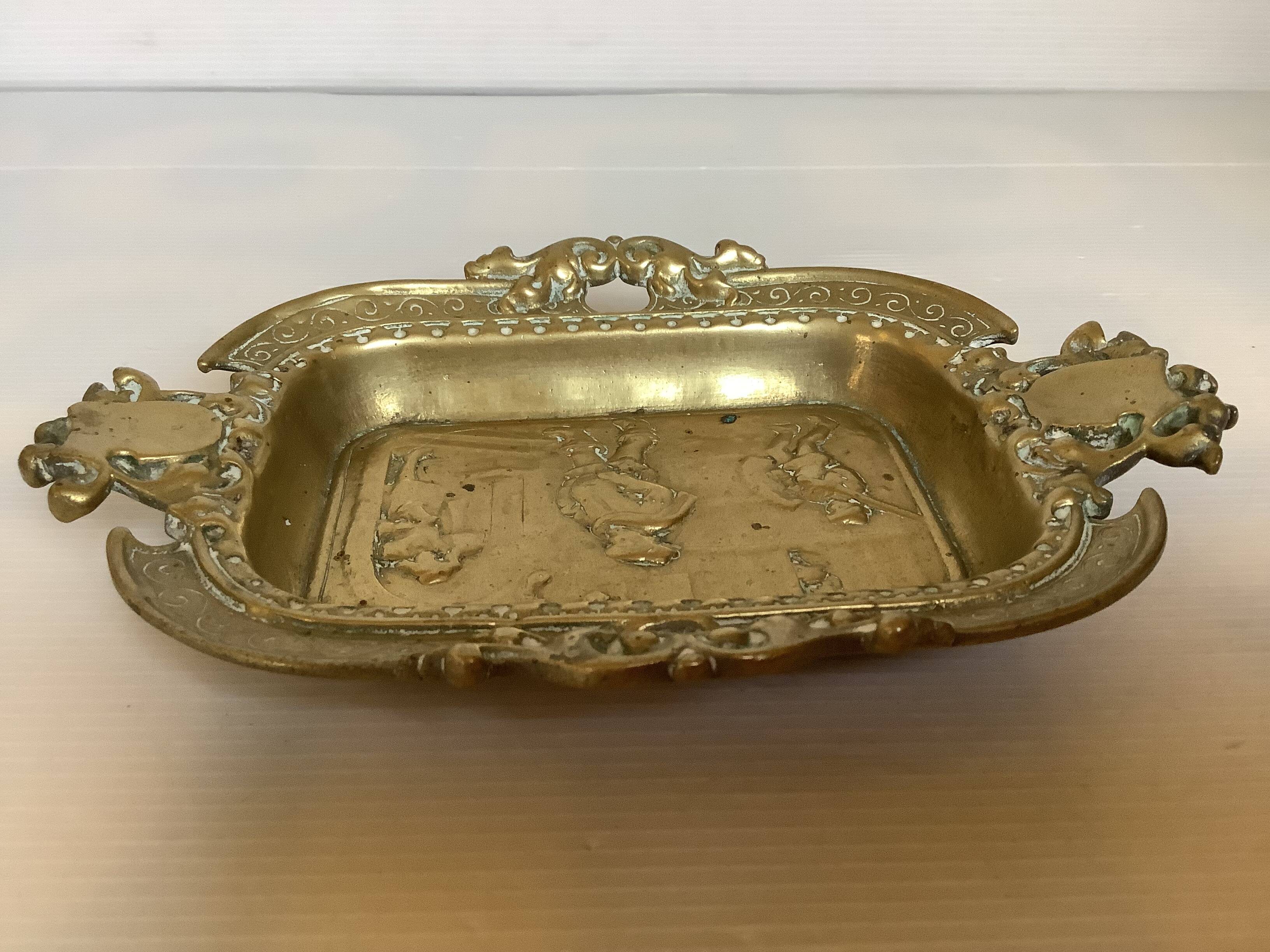 Bronze character catchall tray
