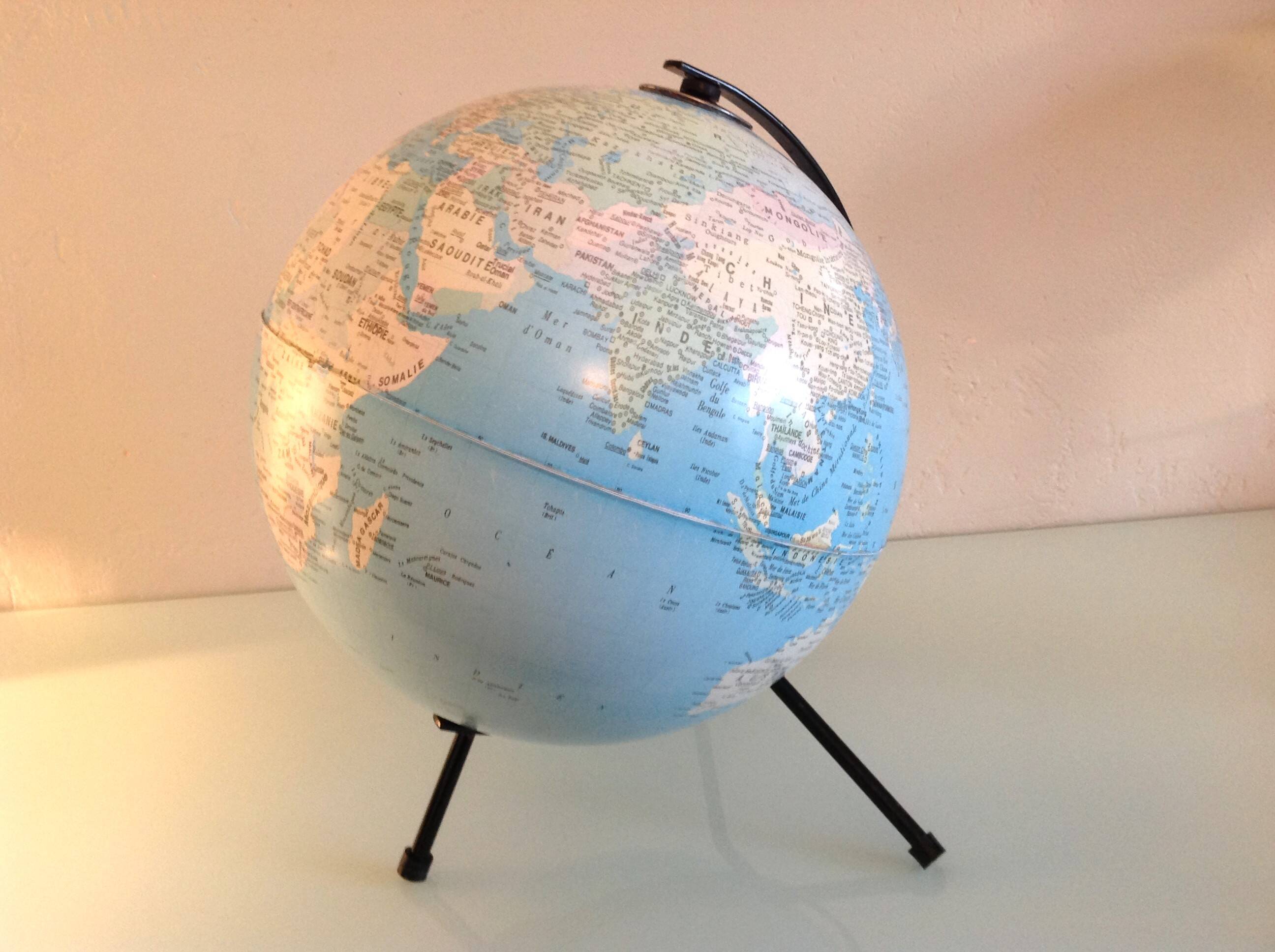 Girard and Barrère terrestrial globe on tripod base / vintage 50s-60s