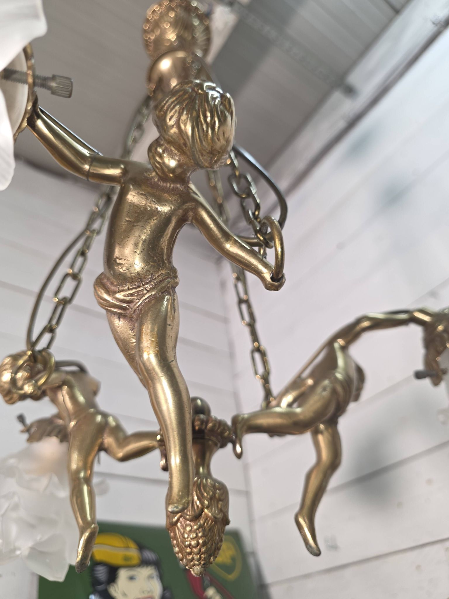 Lustre aux angelots en bronze années 70