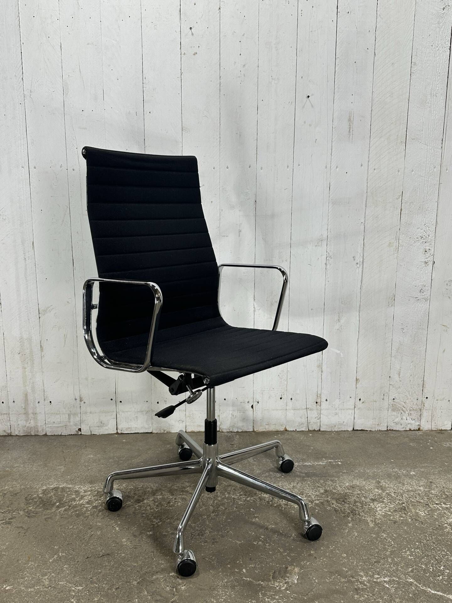 Eames EA 119 Office Chair