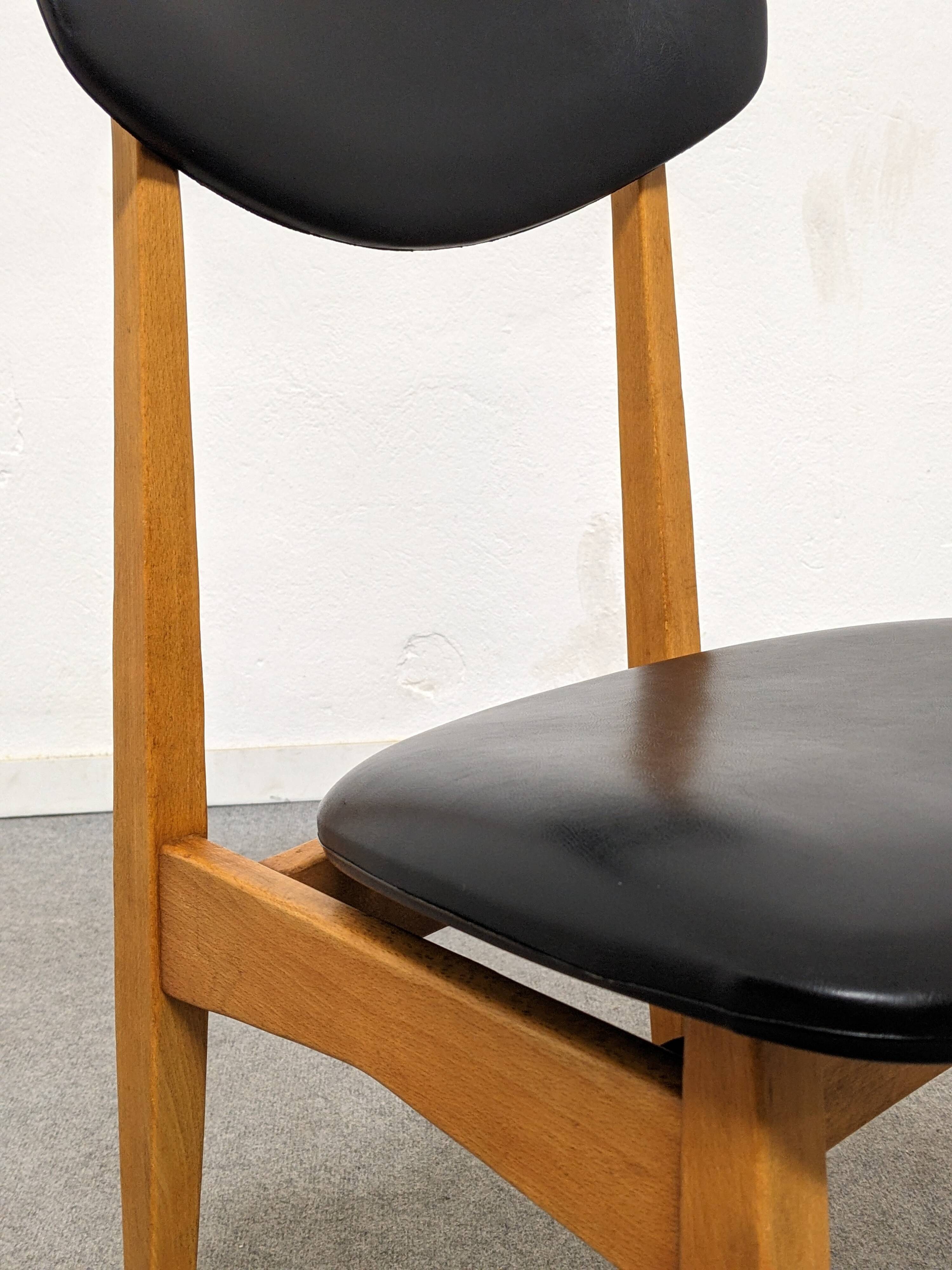 Series of 4 vintage chairs from the 50s/60s