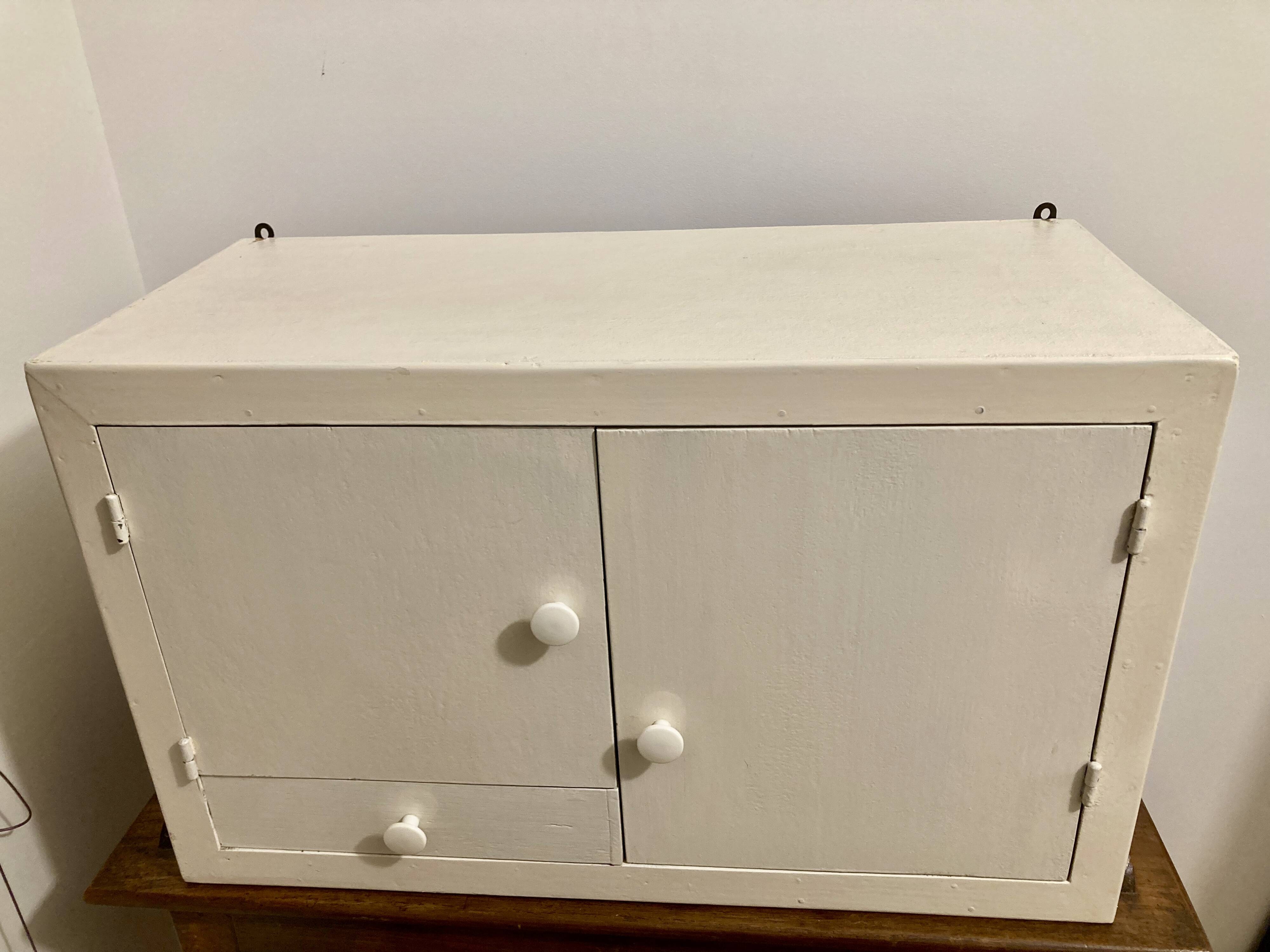 Medicine cabinet from the 50s/60s