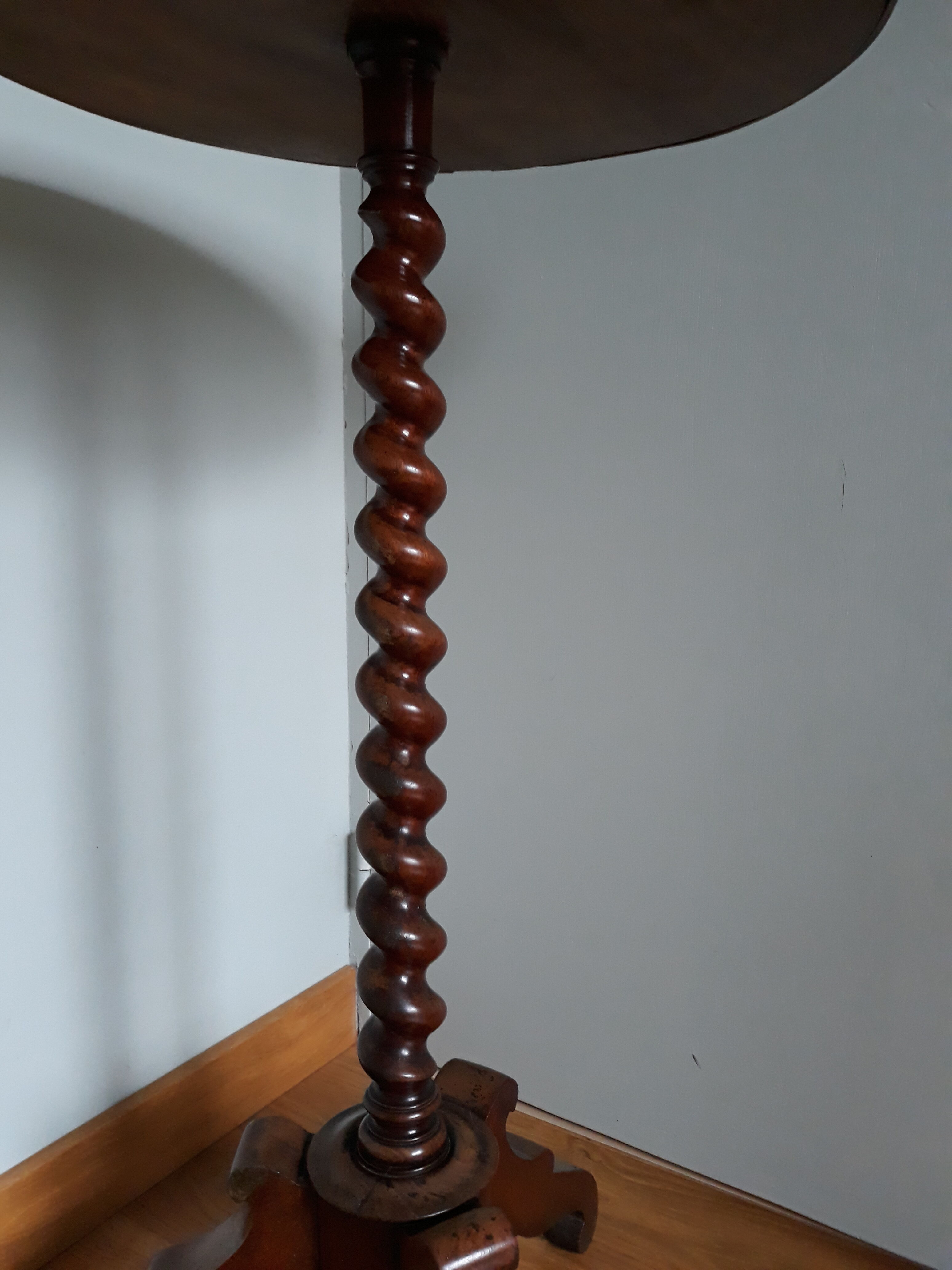 Solid wood side table with spiral base