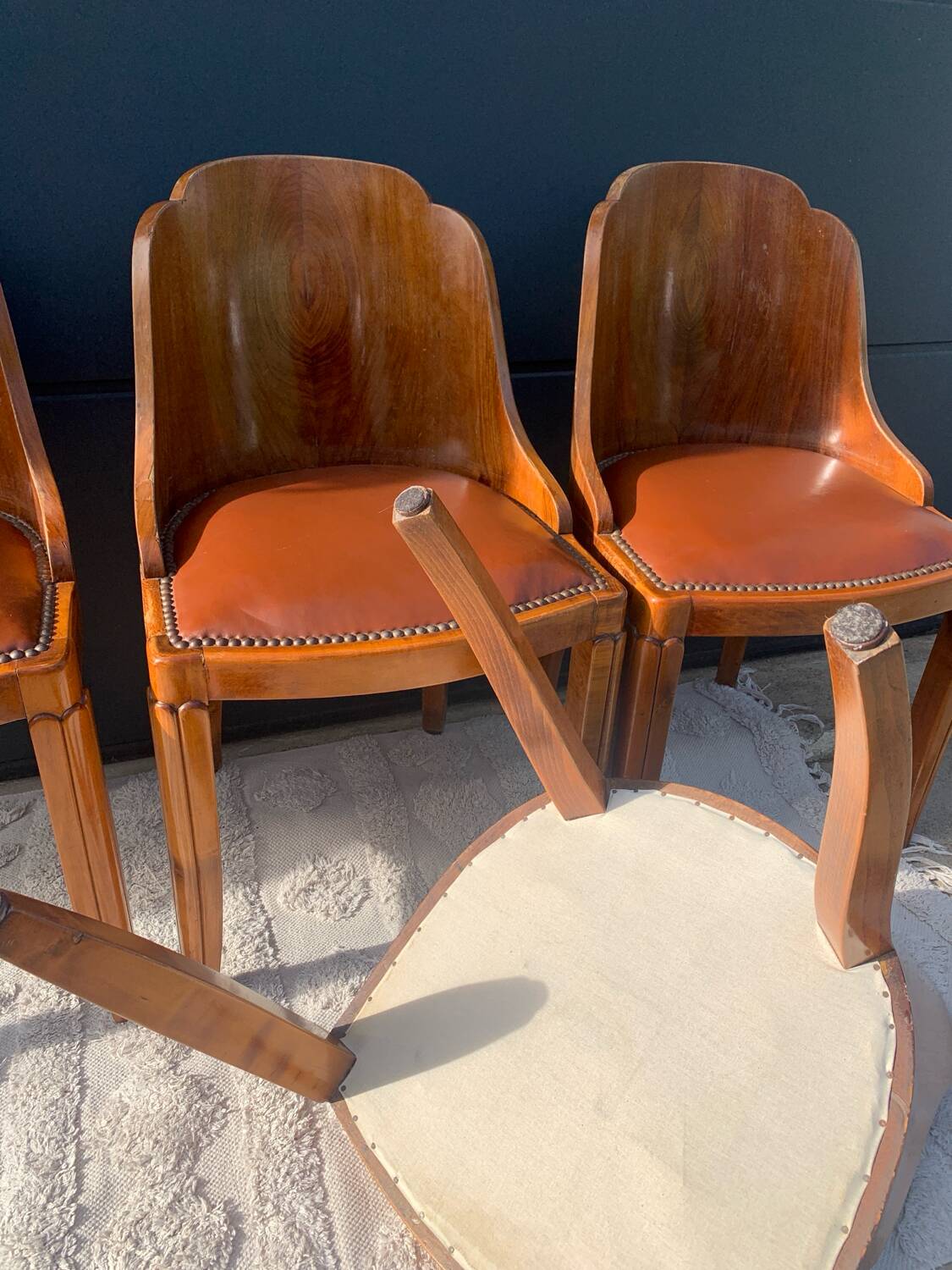 4 vintage Art Deco chairs in wood and cognac leather