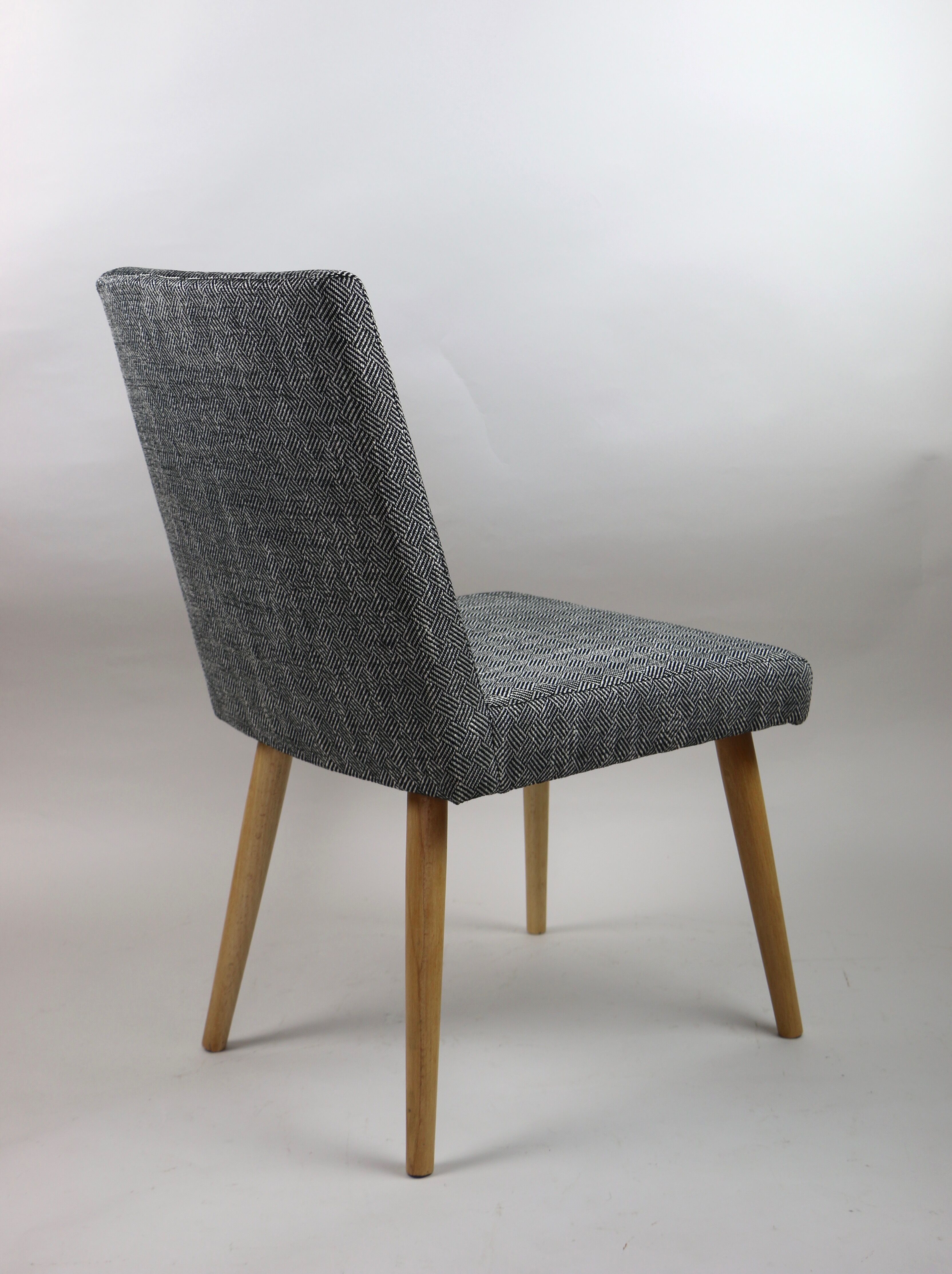 Ensemble de chaises vintage noir et blanc  1970