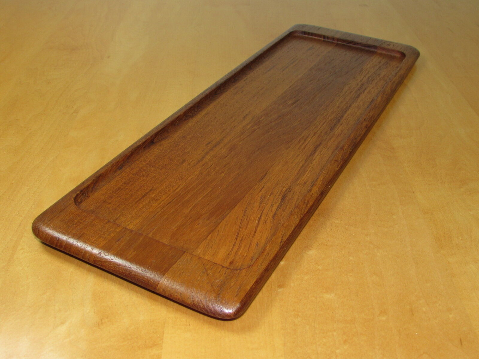Solid Teak tray by Digsmed