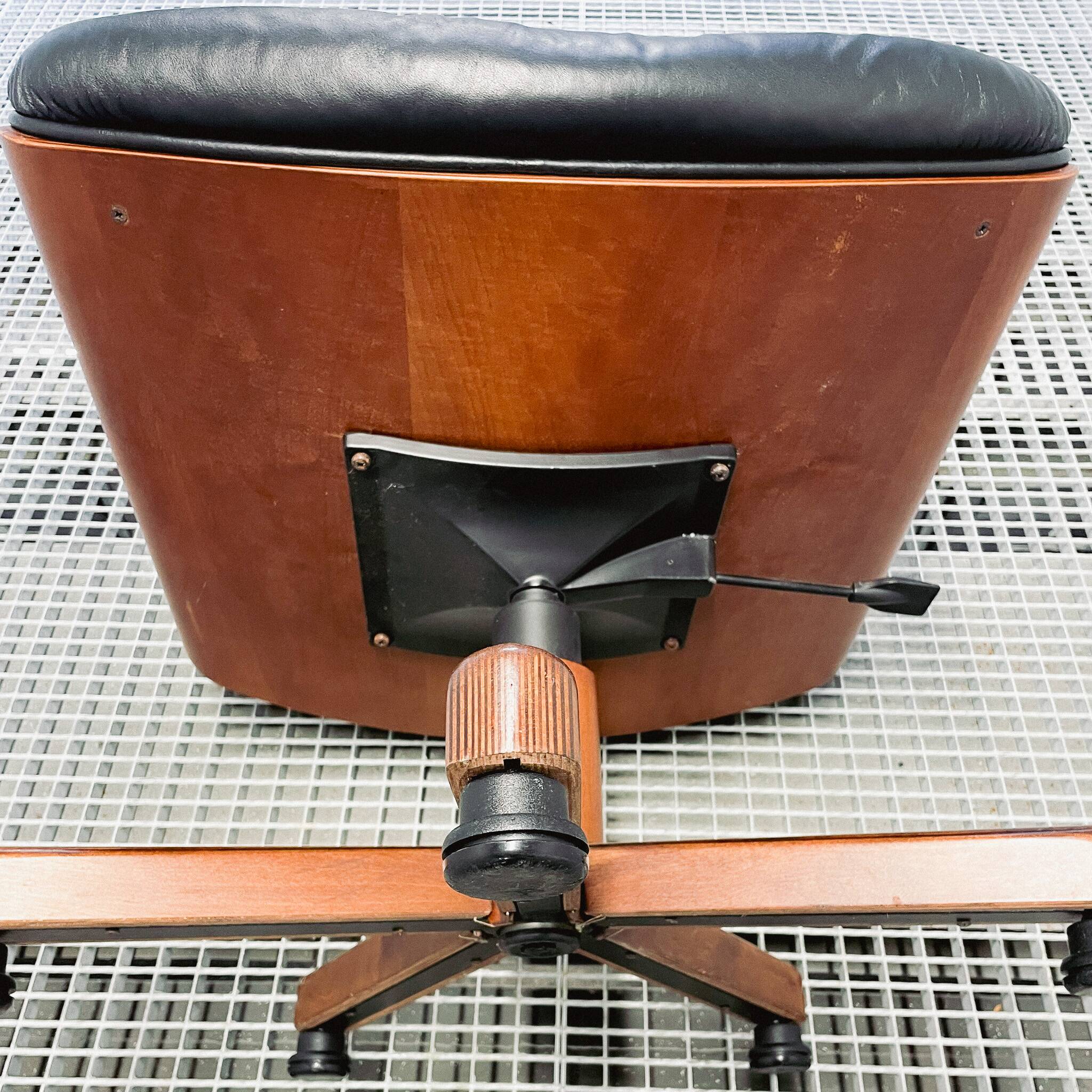 Vaghi • Italian Design • Vintage black leather executive chair from the 70s