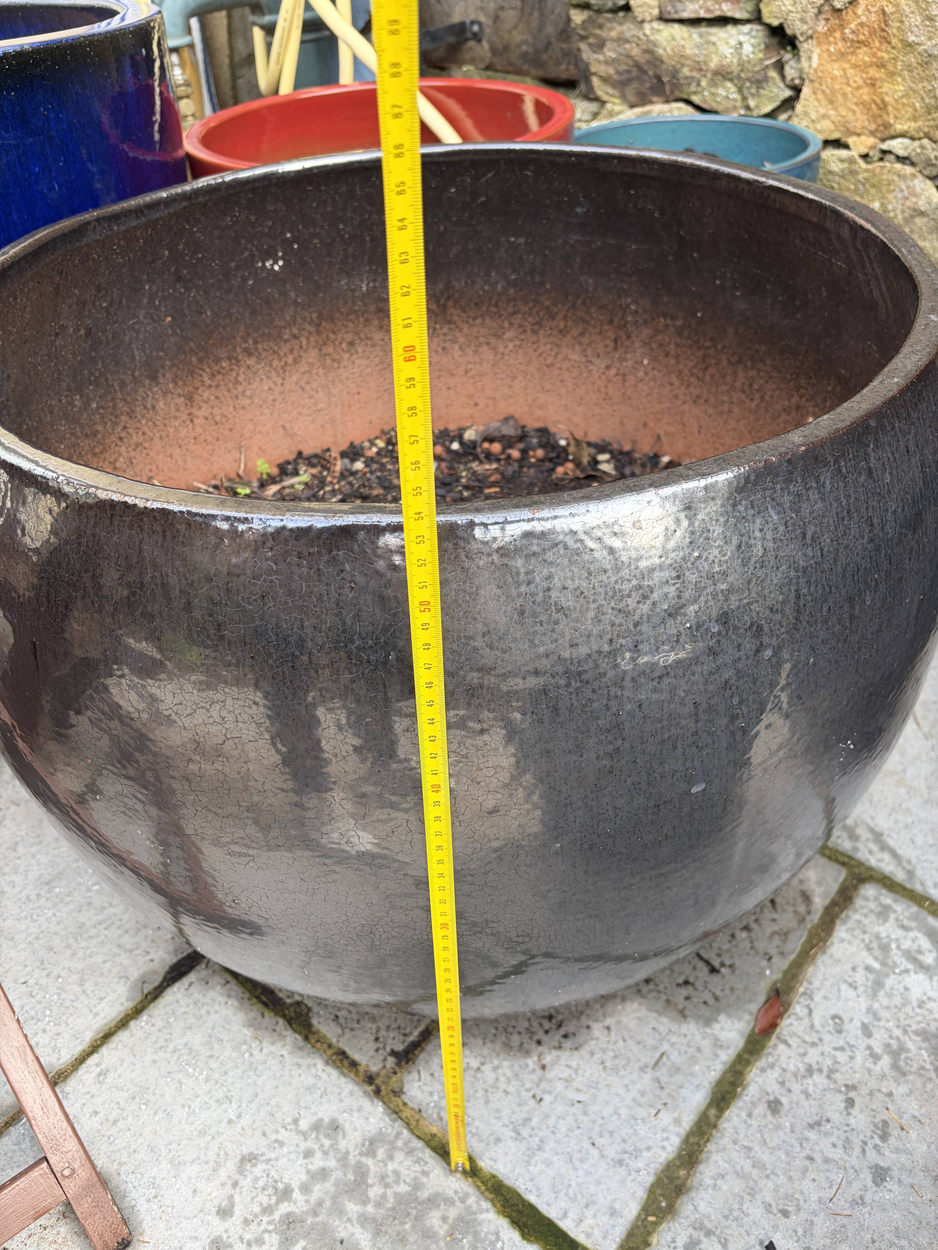 Large premium enamelled pot / planter – excellent condition