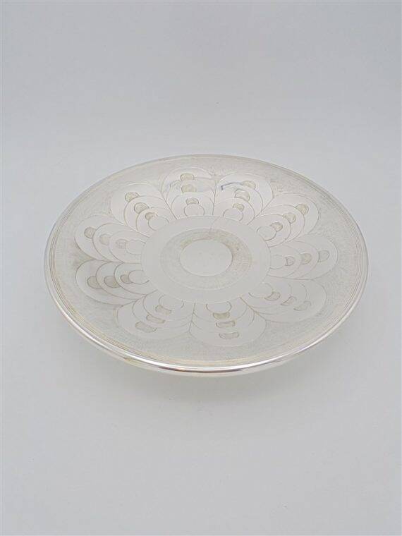 Piedouche dish
