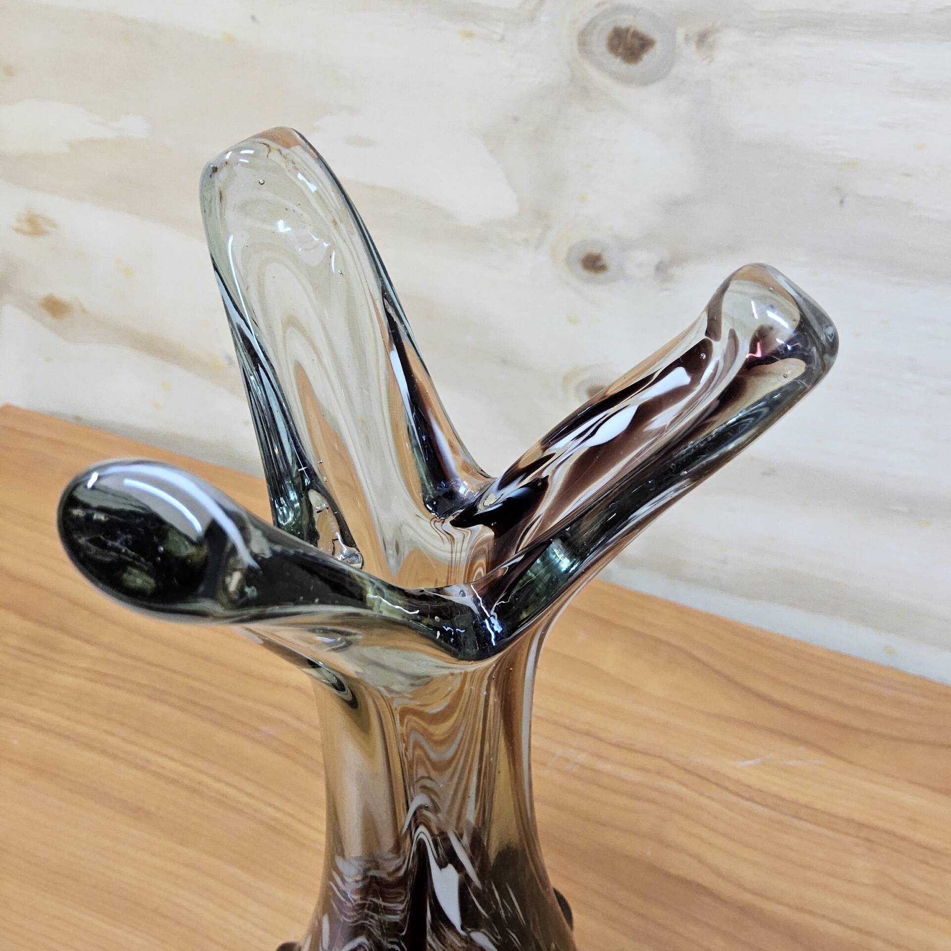 Vintage Murano glass vase, amber/white speckled finger vase