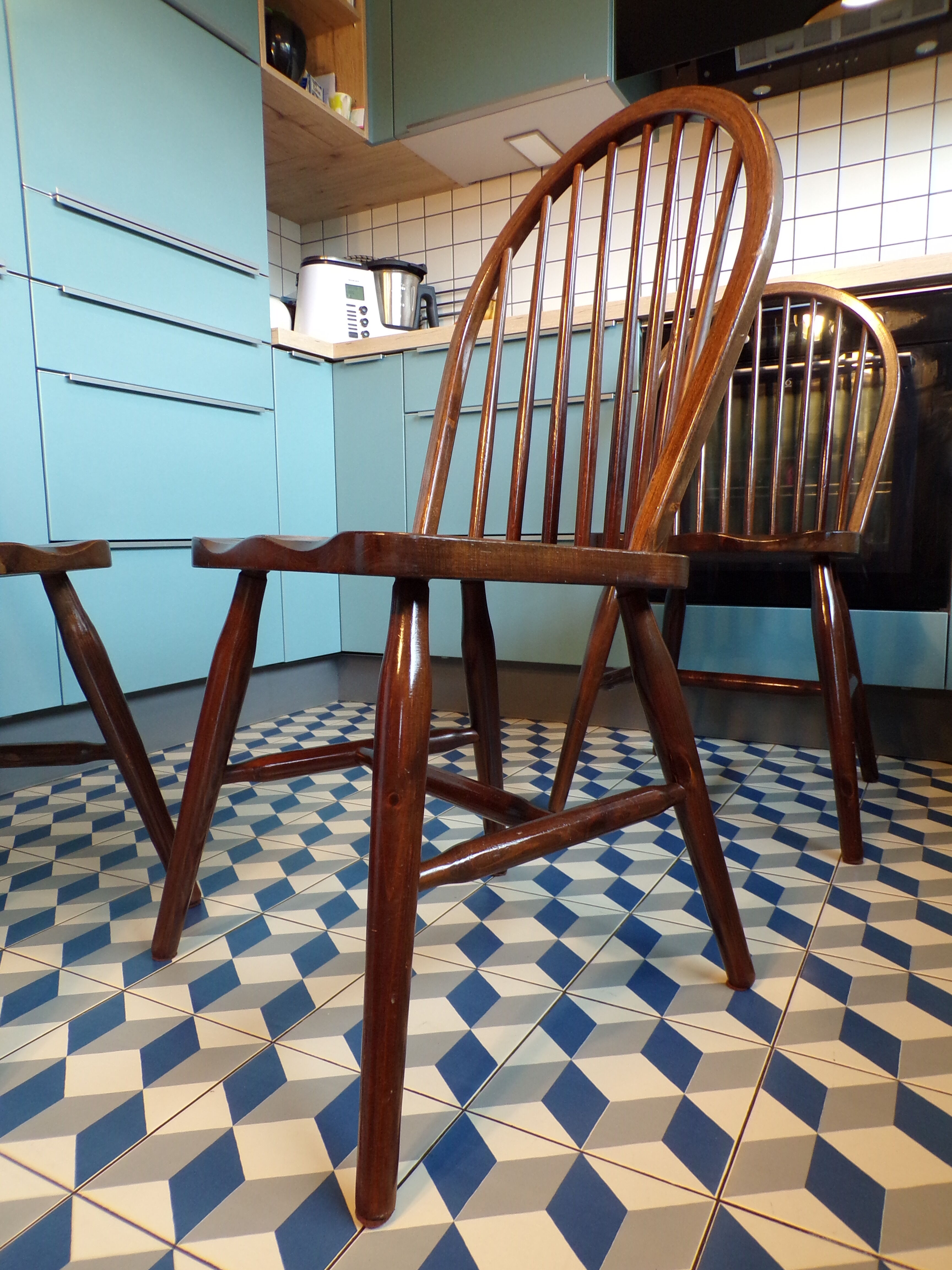 Set of 4 Windsor chairs