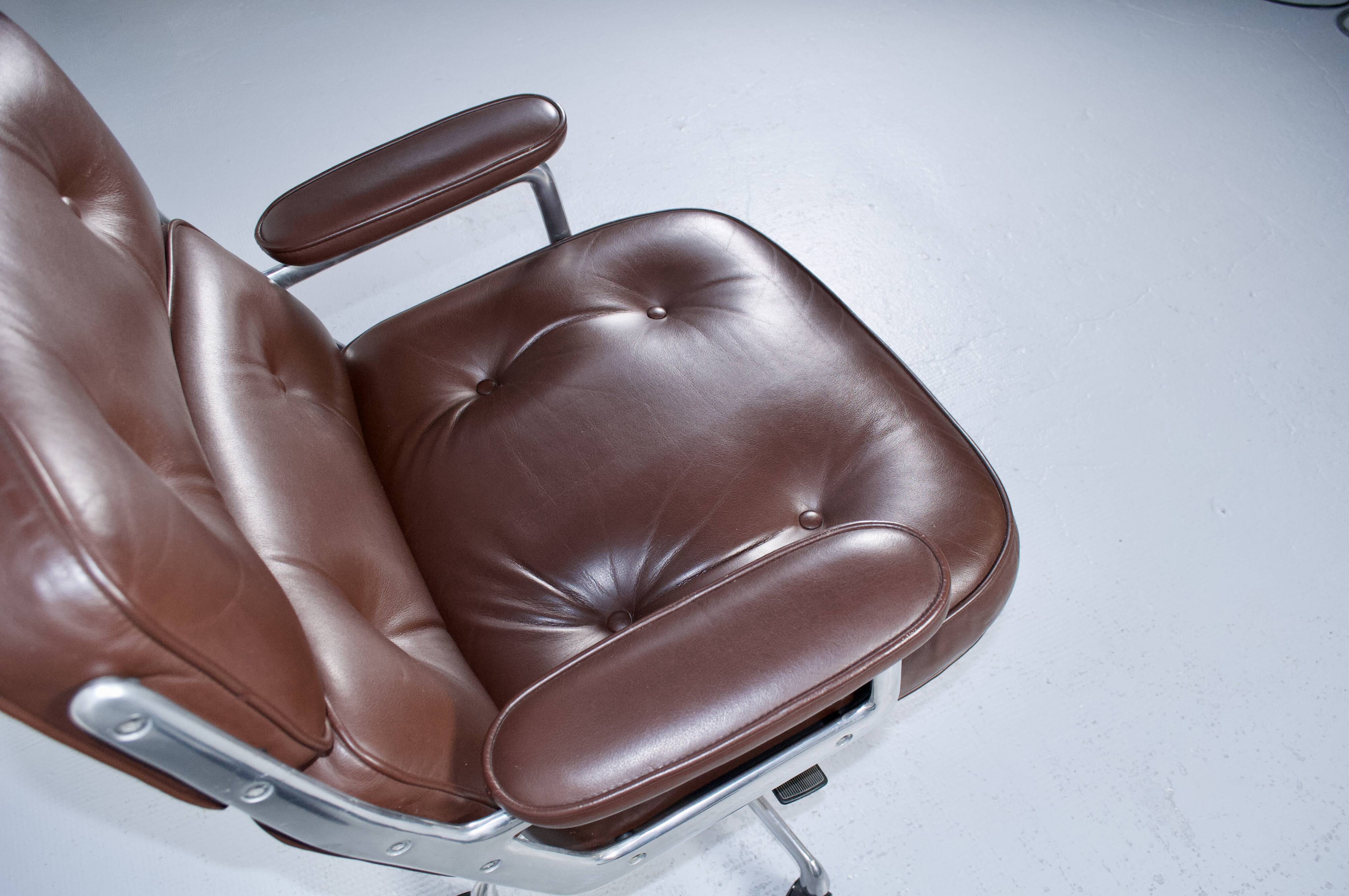 Fauteuil Lobby Chair ES 104 Eames années 70
