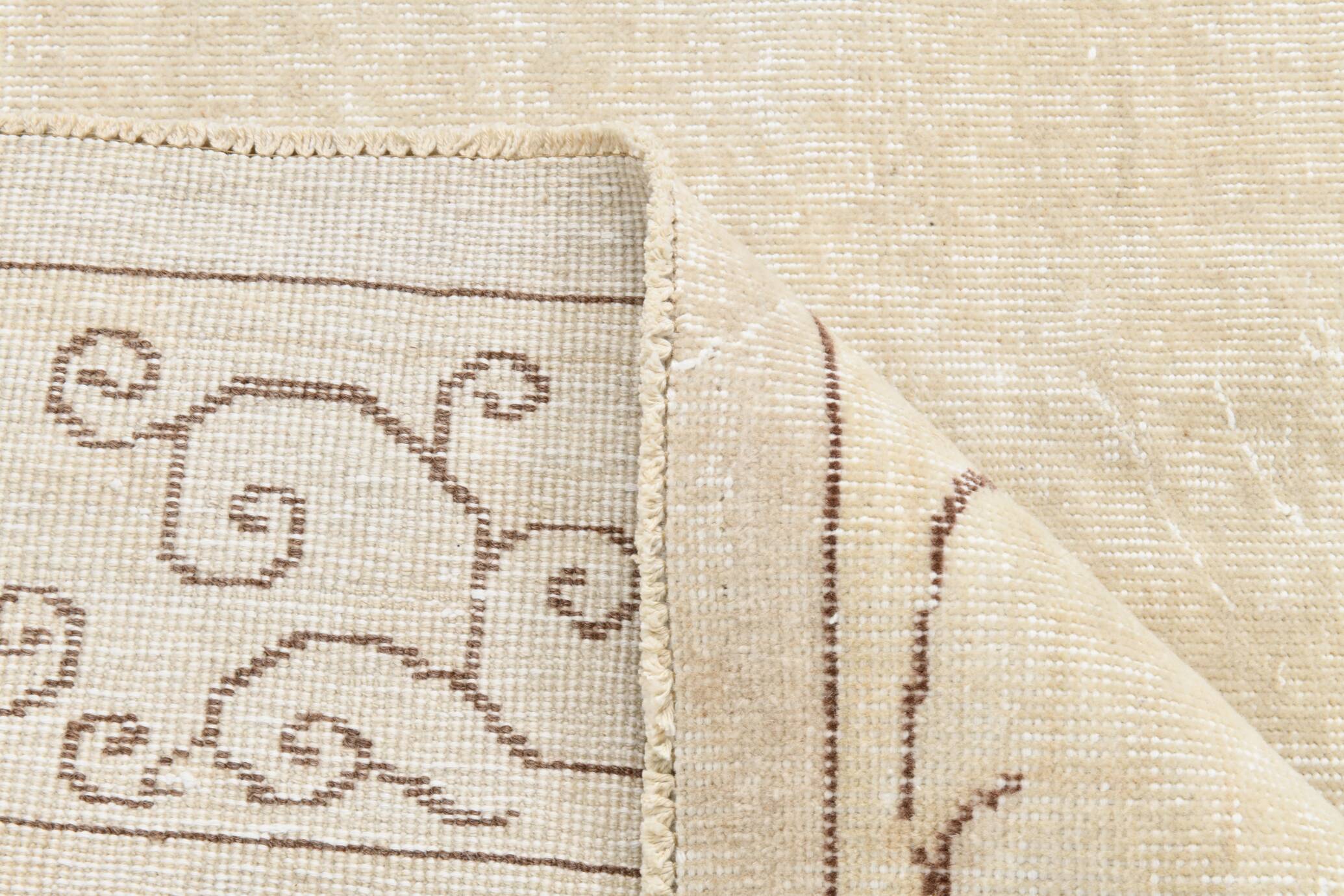 7x10 Cream Beige Oversize Vintage Rug, 209x311Cm