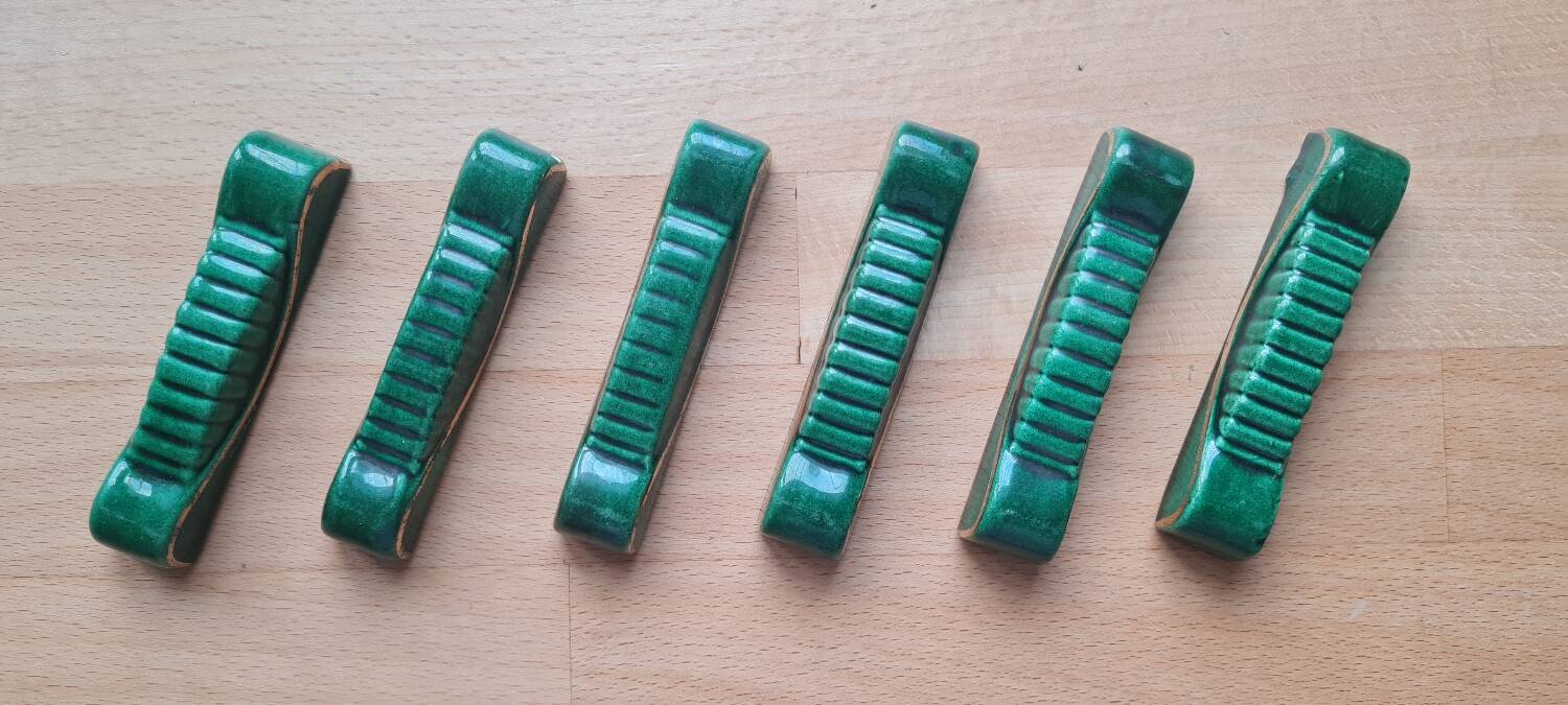 Set of 6 earthenware knife holders