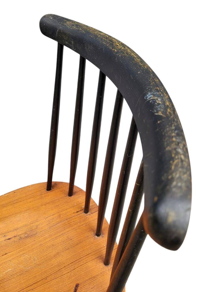 Scandinavian Fanett horseshoe chair with 7 rungs