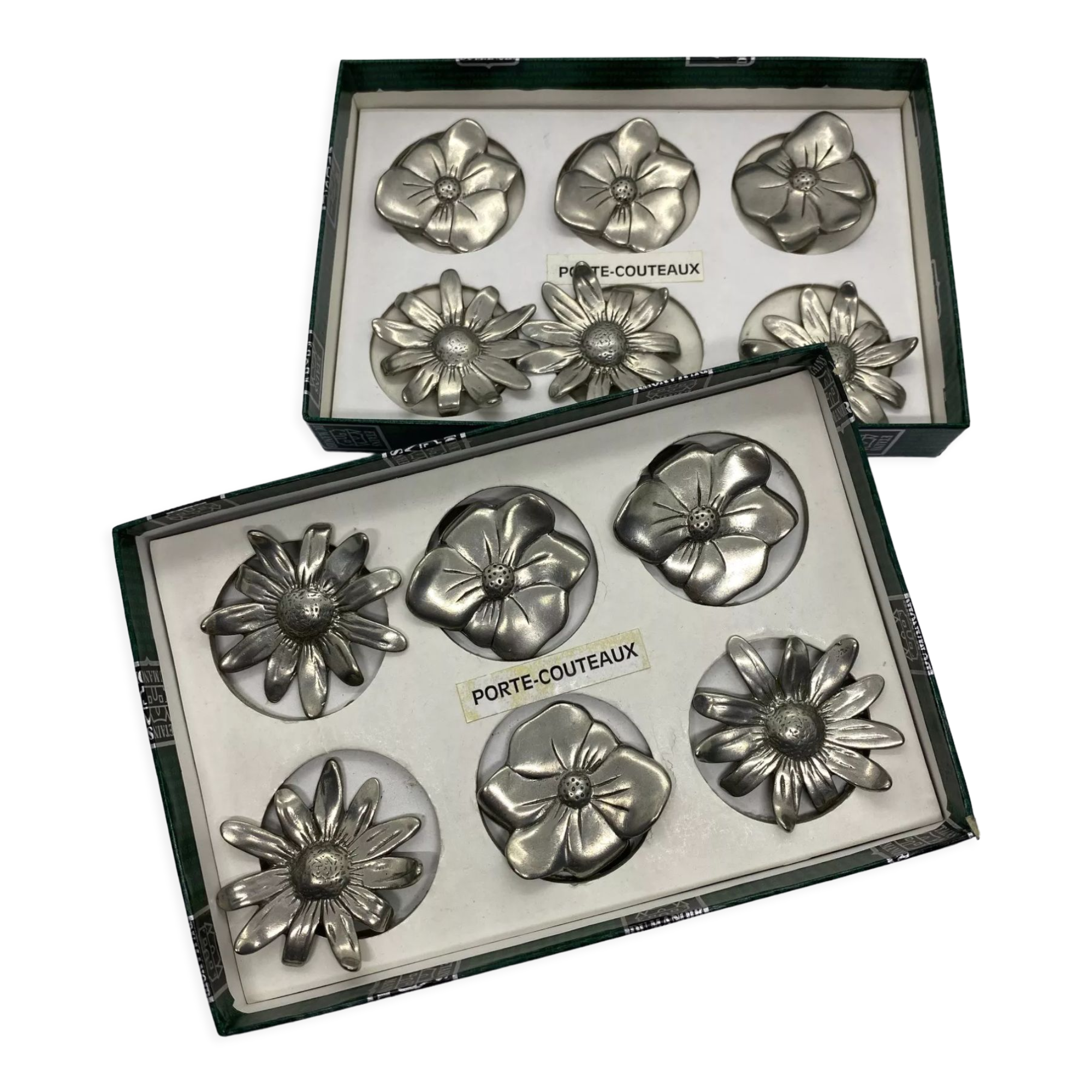 12 door knives Tin of the Manor