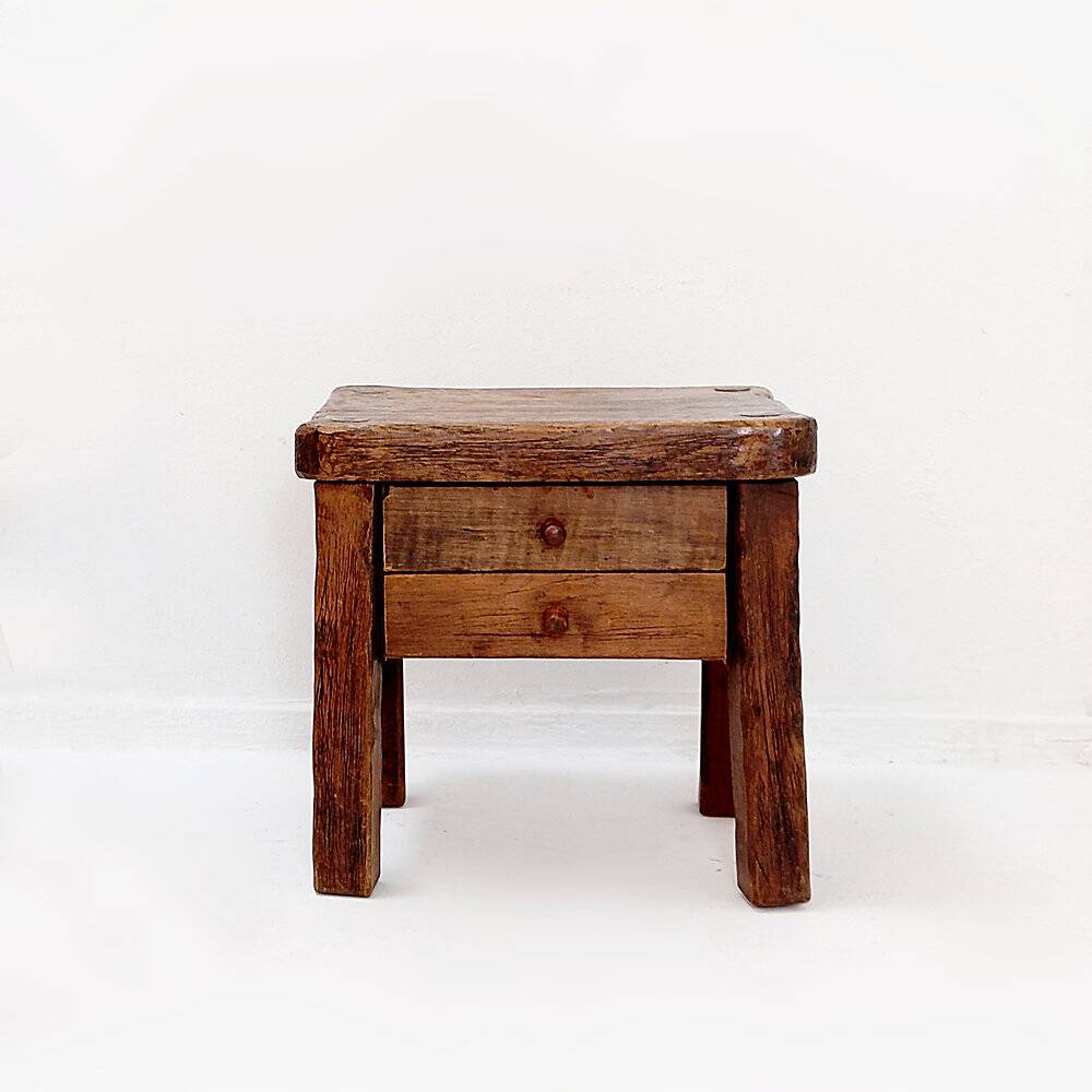 Tables de chevet ou table d'appoint rustiques en bois massif de style mid-century