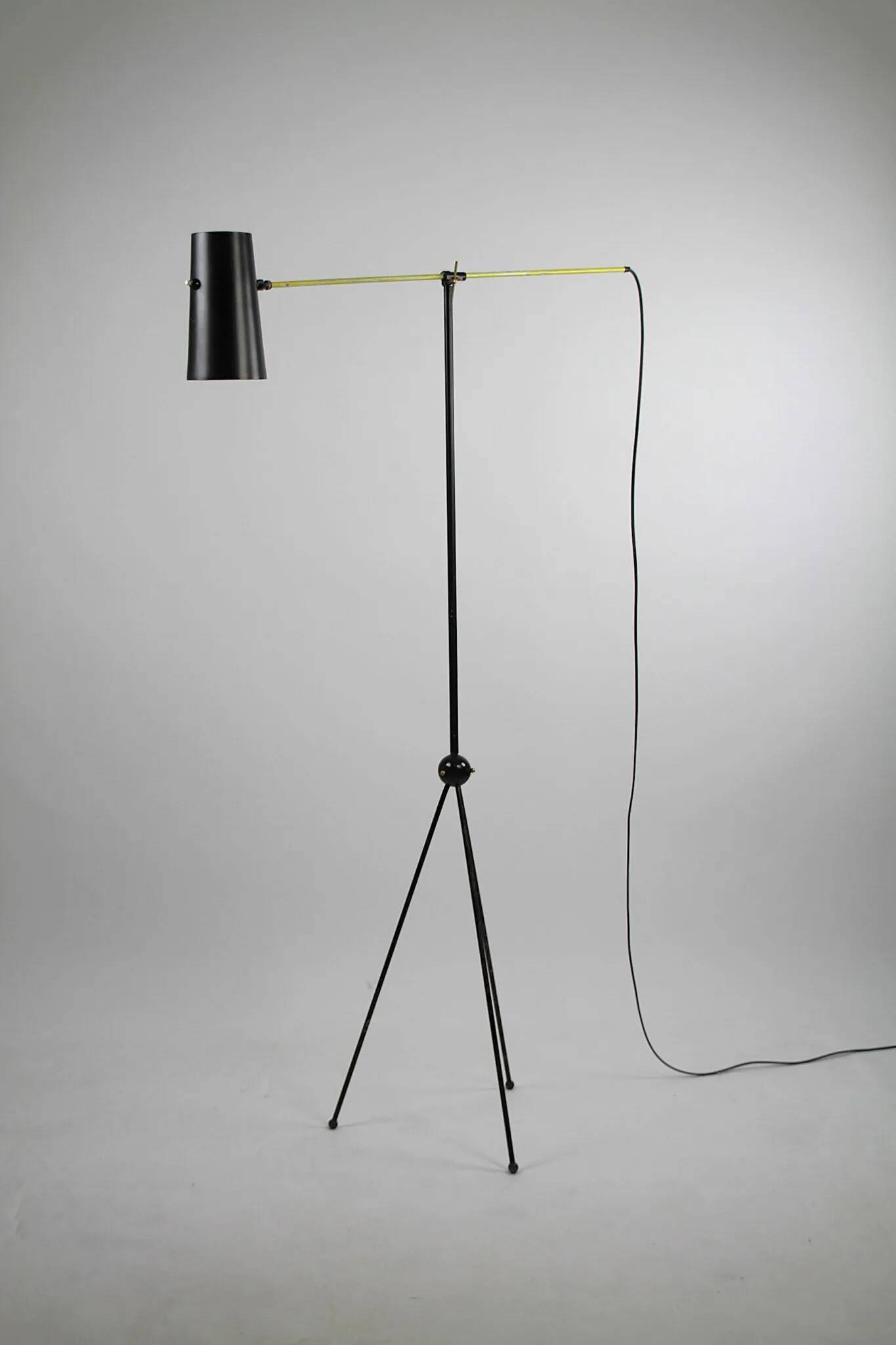 Lampadaire tripode "Canne à pêche" moderniste suédois – Suède, années 1950