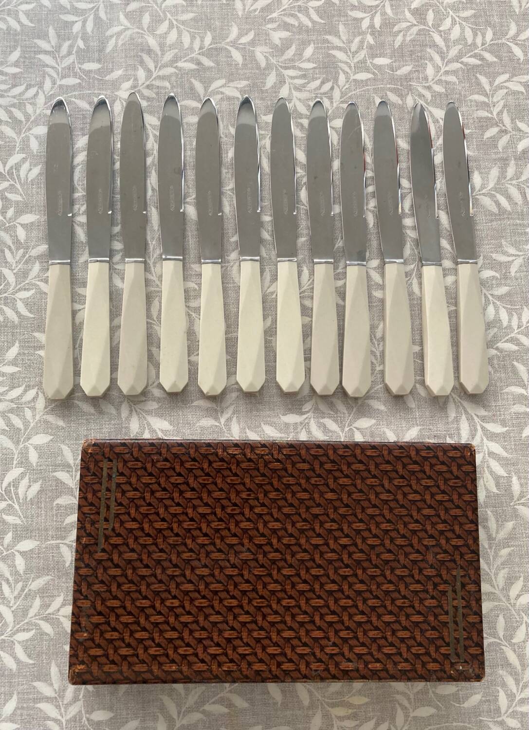 Box of 12 Art Deco knives
