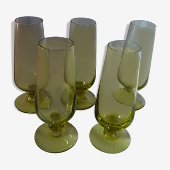 Set de 5 petites flutes a liqueurs verre vert vintage 70