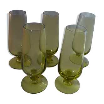 Set of 5 small flutes a vintage green glass liqueurs 70