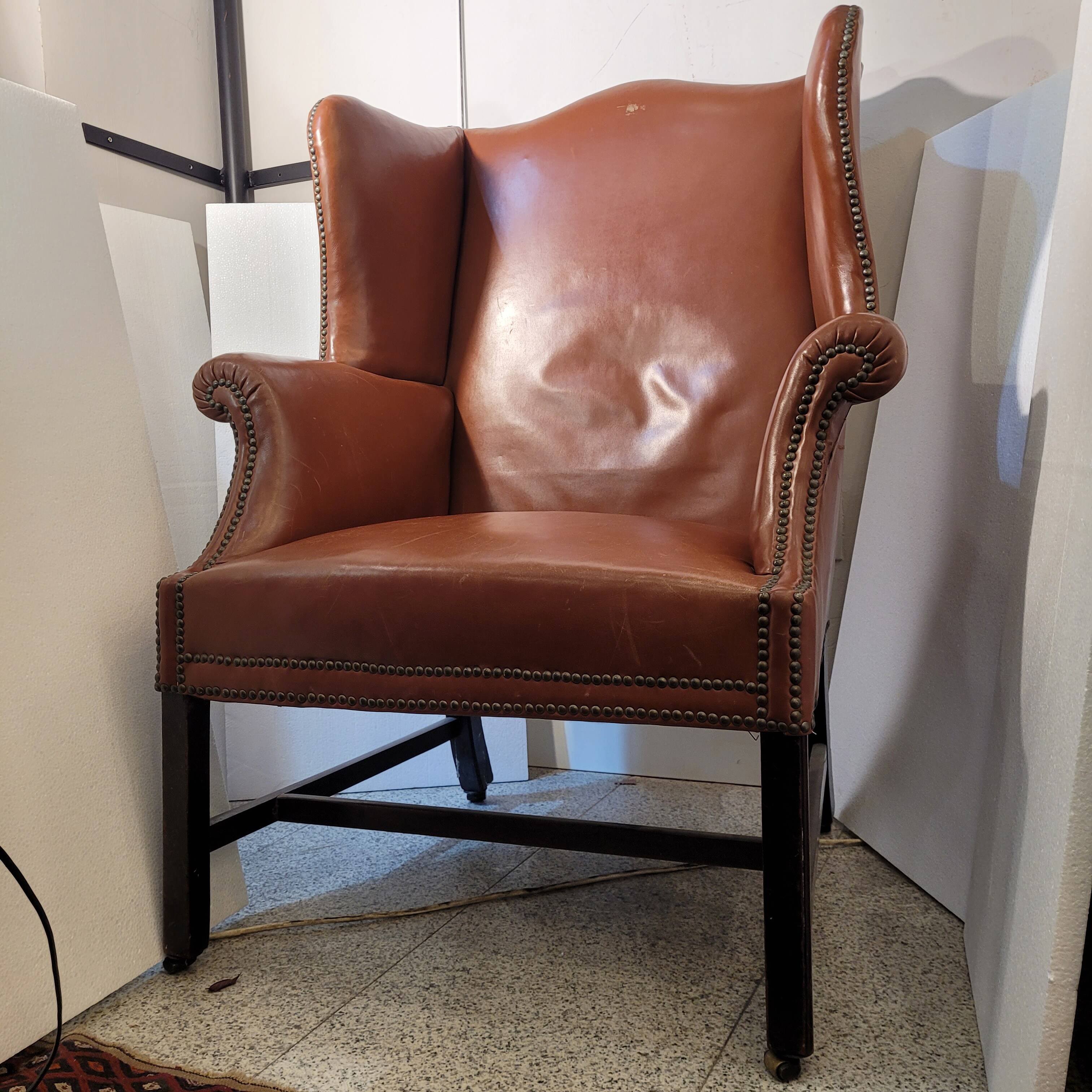 Butaca Chesterfield / Sillón Orejero “Wing Chair”, pp. s. XX - Reino Unido