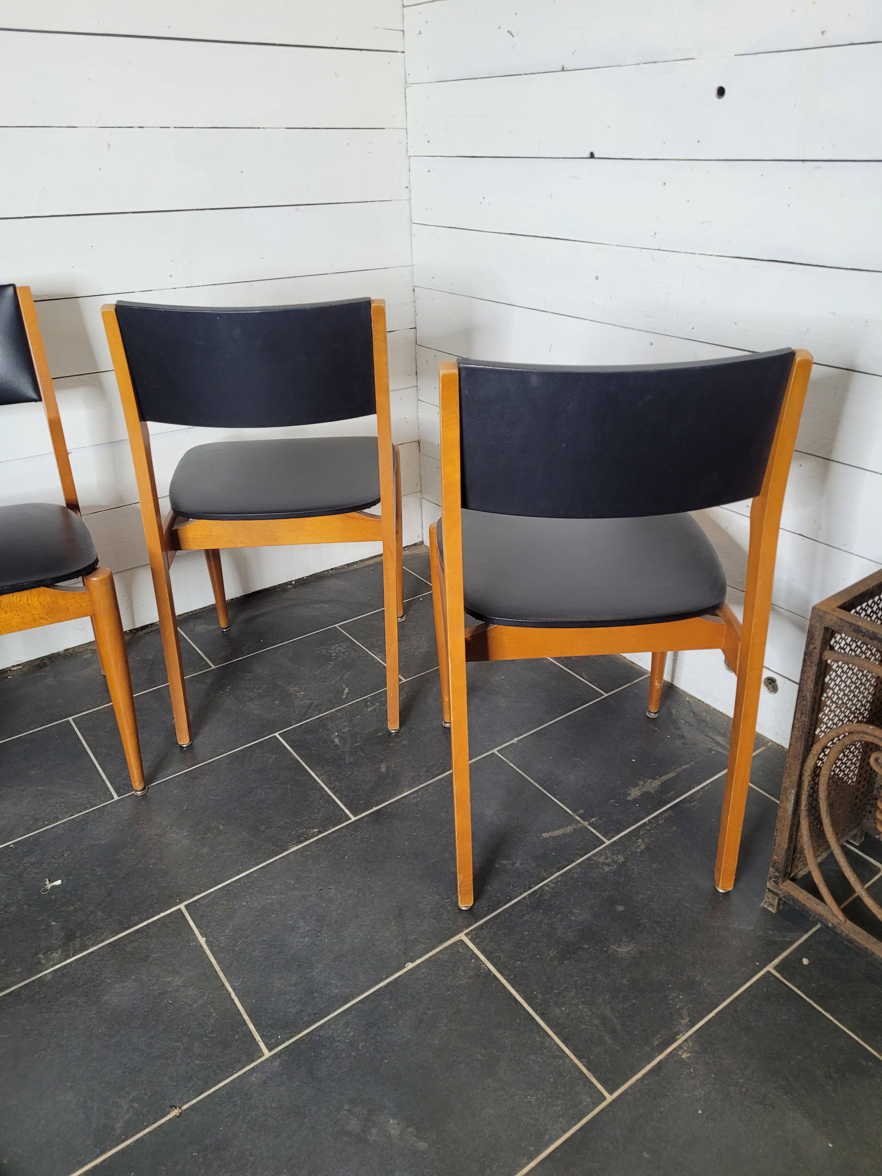 4 chaises scandinave des années 60