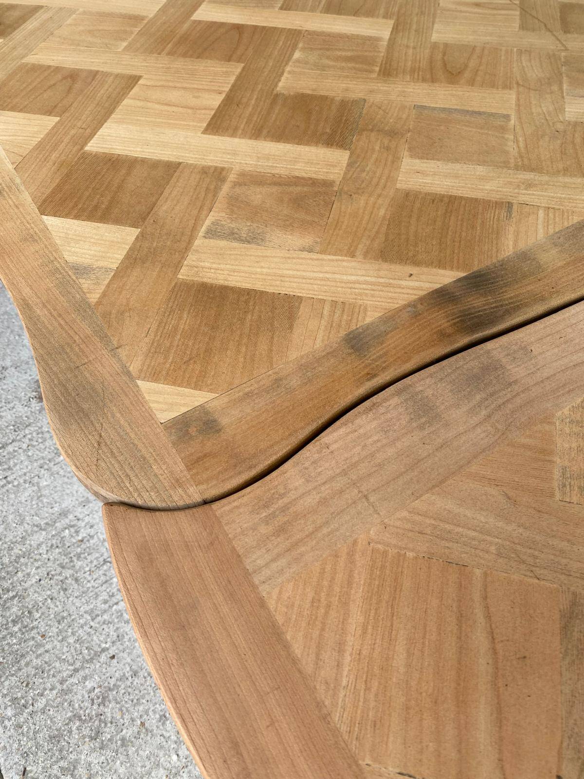 Louis XV extendable dining table, 18th century, renovated in solid oak 230cm