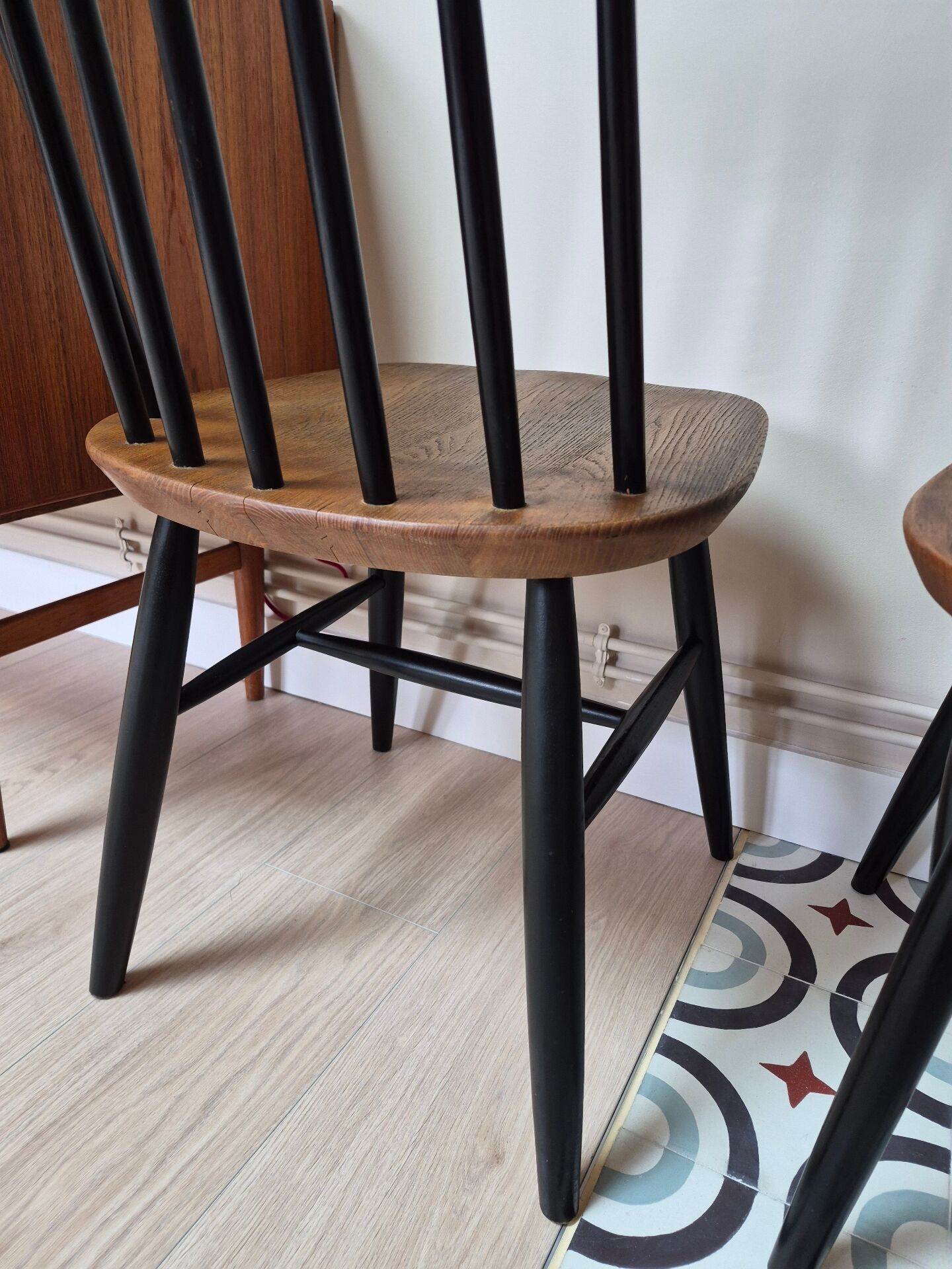 Lot de 2 chaises scandinaves type Fanett